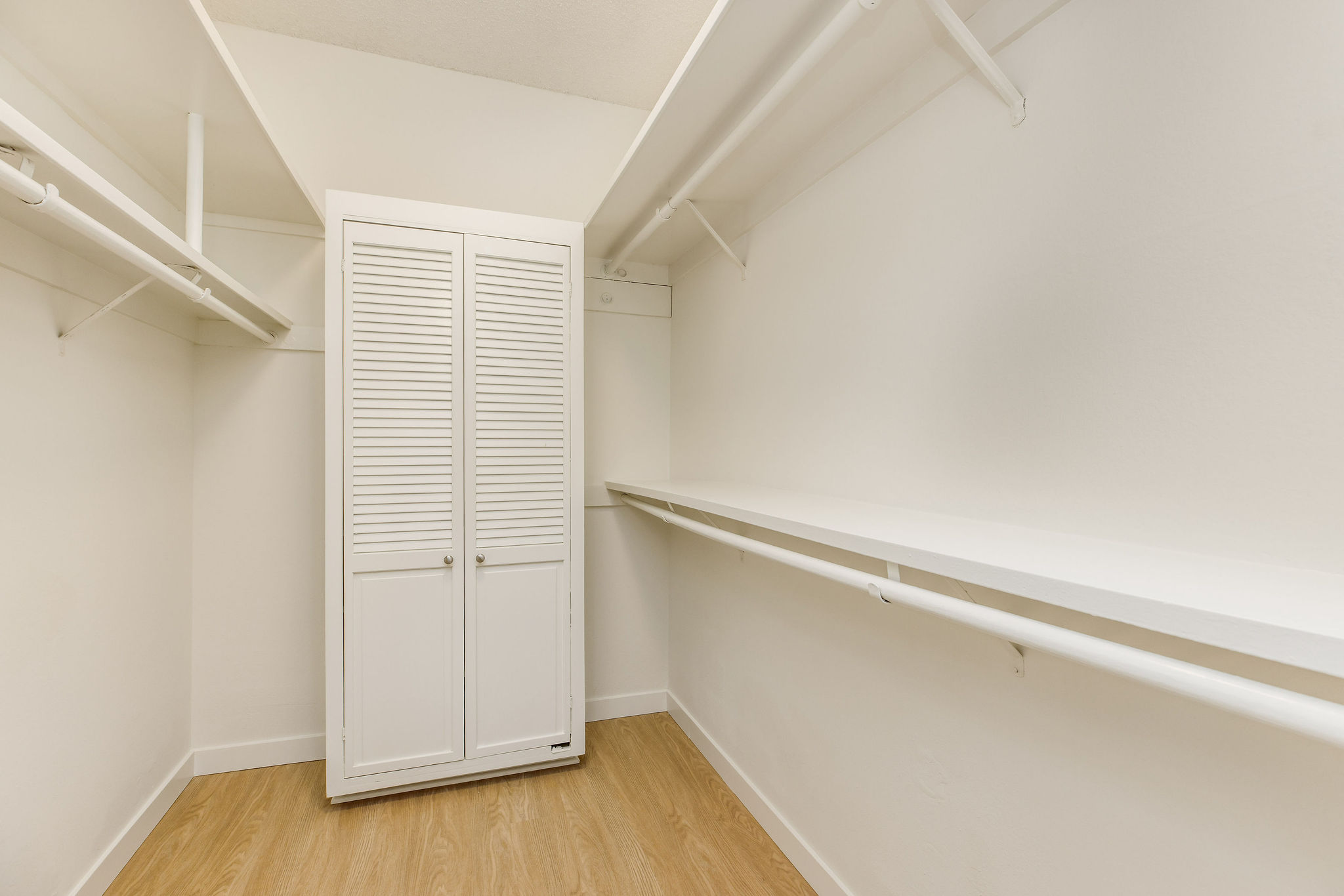  5216 Yarmouth #105 - 物件實景