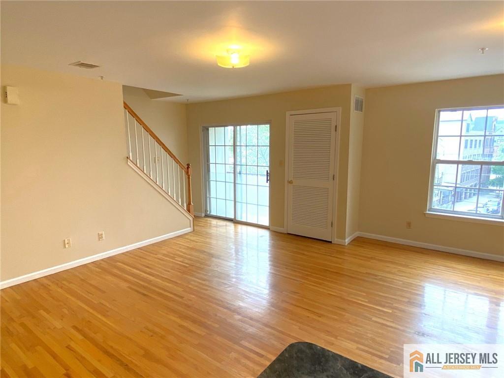 Newark, New Jersey, 07105, United States, 2 Bedrooms Bedrooms, ,3 BathroomsBathrooms,Residential,For Sale,2003519