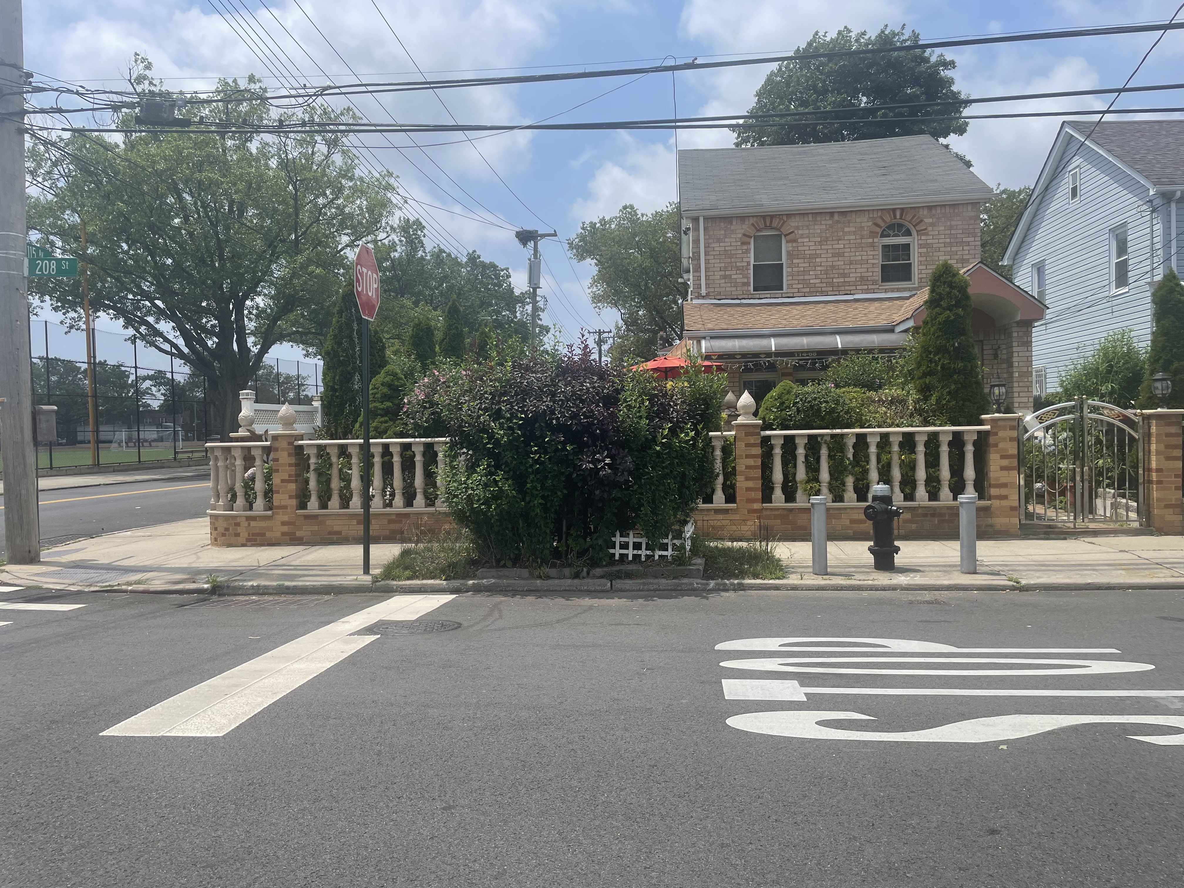 Cambria Heights, New York, 11411, United States, 3 Bedrooms Bedrooms, ,3 BathroomsBathrooms,Residential,For Sale,2005640