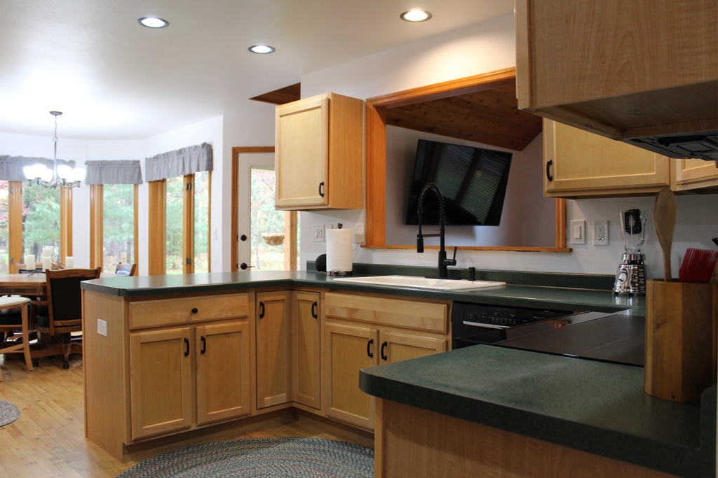 Minocqua, Wisconsin, 54548, United States, 3 Bedrooms Bedrooms, ,2 BathroomsBathrooms,Residential,For Sale,1984863