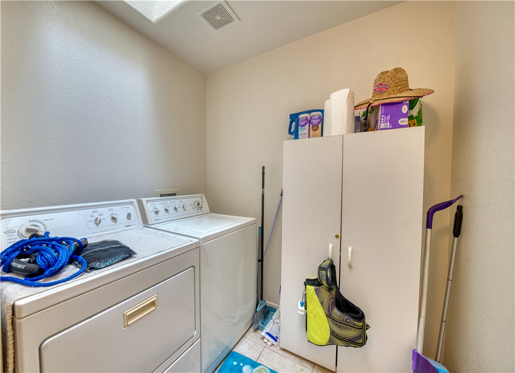 Lake Havasu, Arizona, 86403, United States, 3 Bedrooms Bedrooms, ,1 BathroomBathrooms,Residential,For Sale,1901749