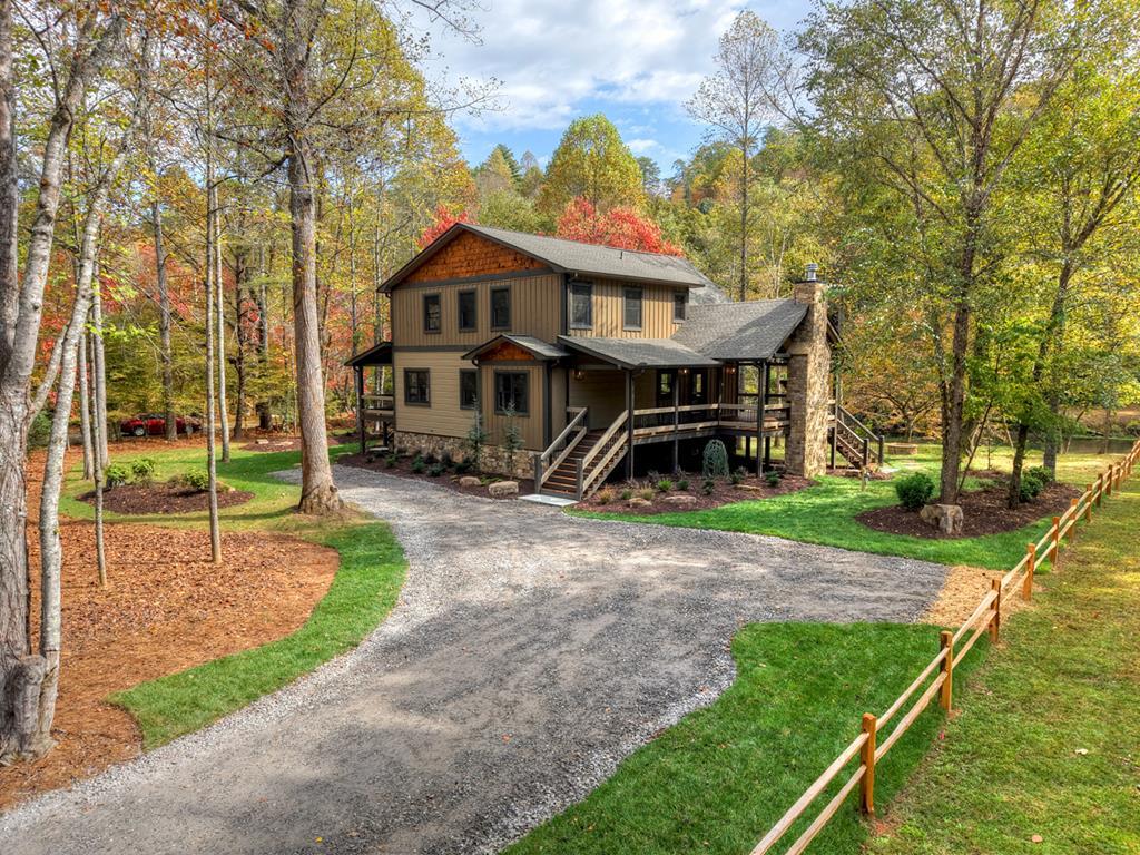 Mineral Bluff, Georgia, 30559, United States, 4 Bedrooms Bedrooms, ,5 BathroomsBathrooms,Residential,For Sale,1986837