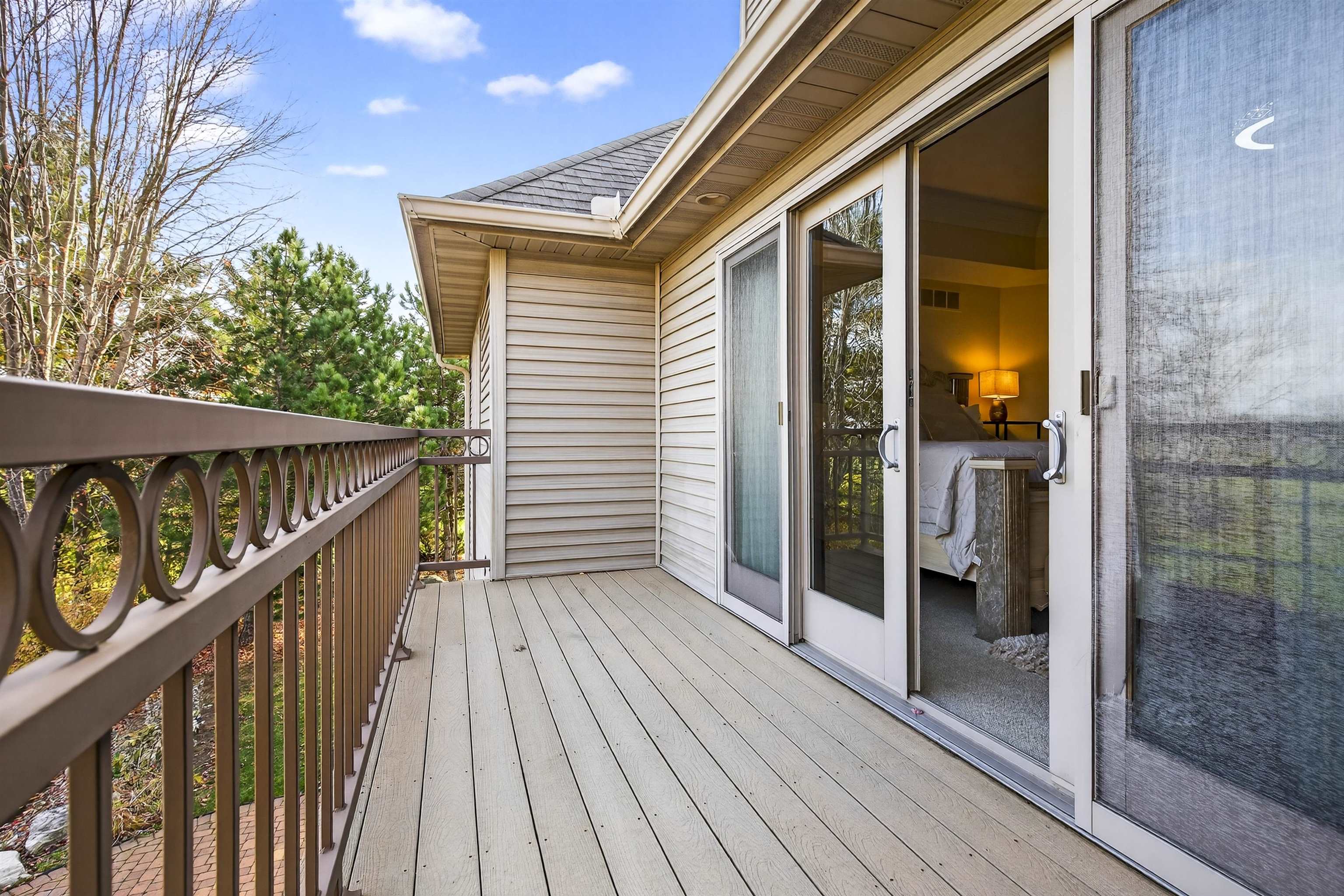 NEENAH, Wisconsin, 54956, United States, 5 Bedrooms Bedrooms, ,6 BathroomsBathrooms,Residential,For Sale,1992991