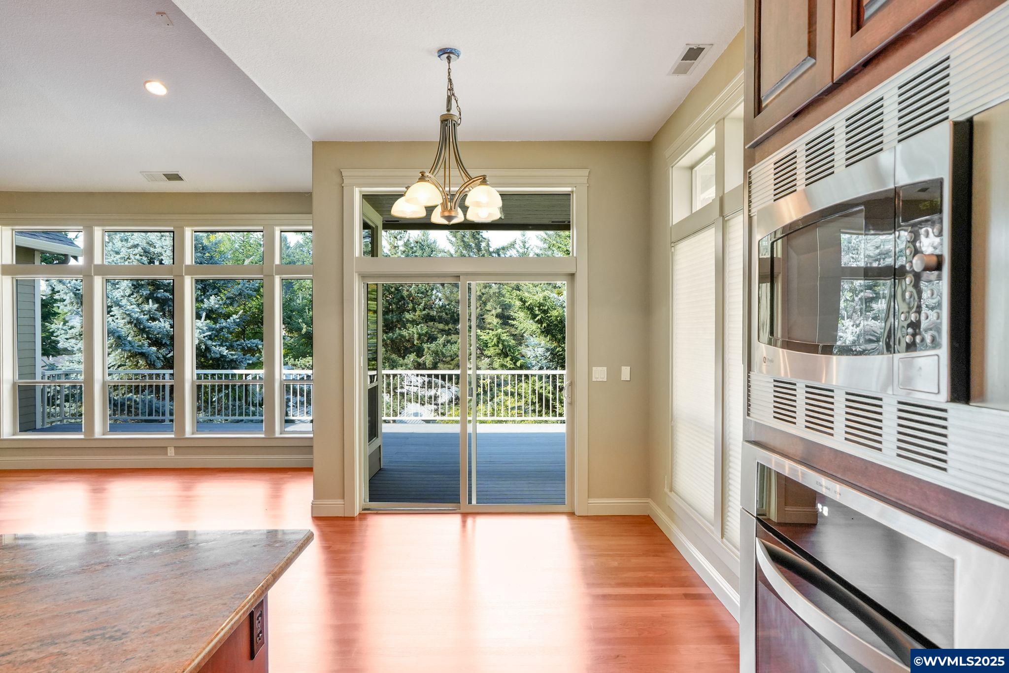 Salem, Oregon, 97306, United States, 4 Bedrooms Bedrooms, ,3 BathroomsBathrooms,Residential,For Sale,1906956