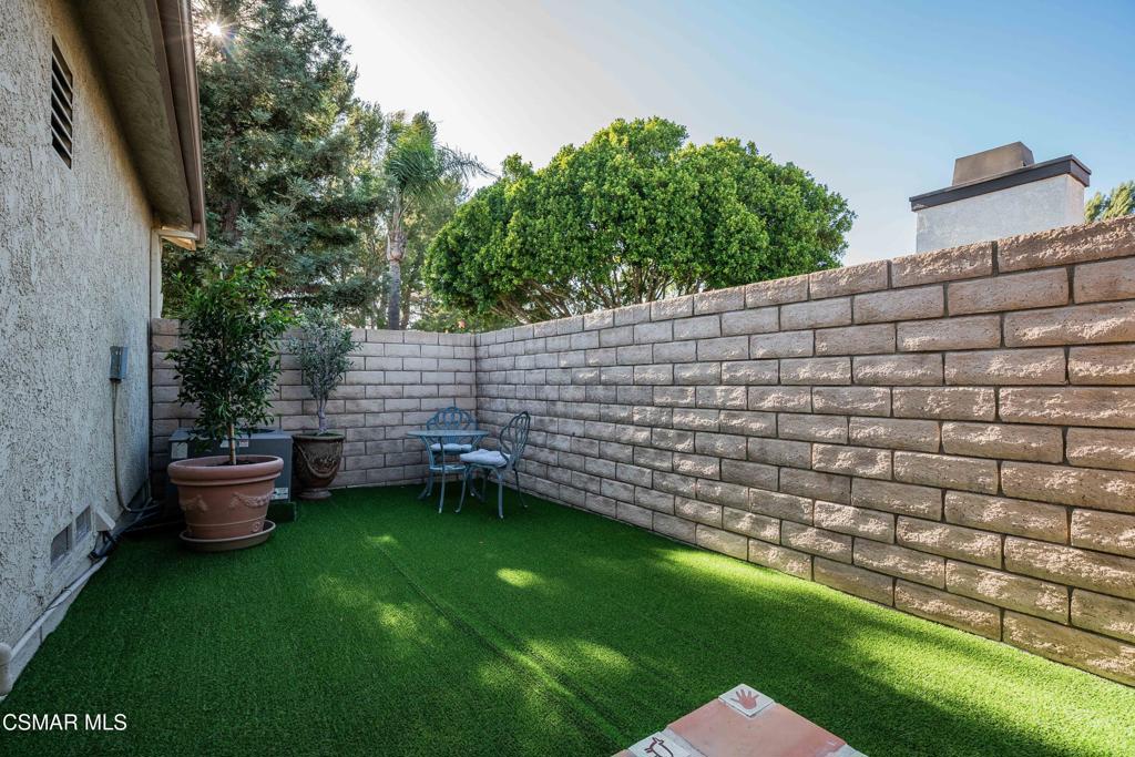 Moorpark, California, 93021, United States, 2 Bedrooms Bedrooms, ,2 BathroomsBathrooms,Residential,For Sale,1935998
