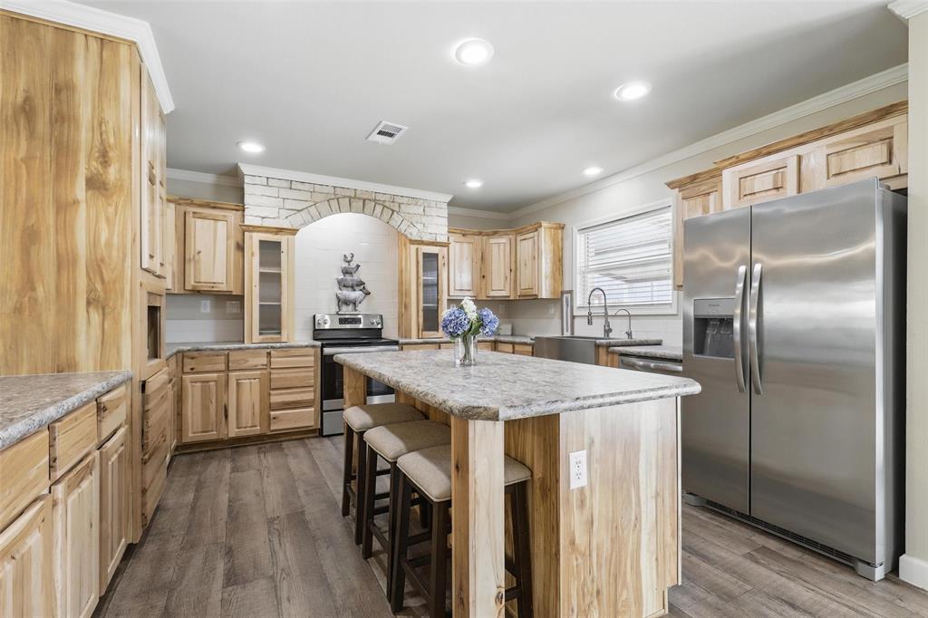 Weatherford, Texas, 76087, United States, 4 Bedrooms Bedrooms, ,3 BathroomsBathrooms,Residential,For Sale,1787575