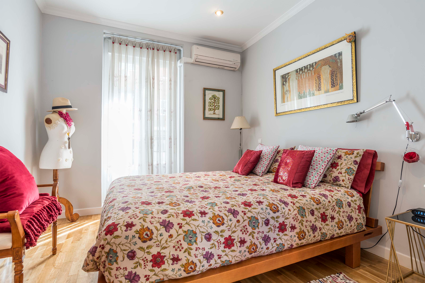  Exterior apartment in Trafalgar with four street-facing balconies - 物件實景