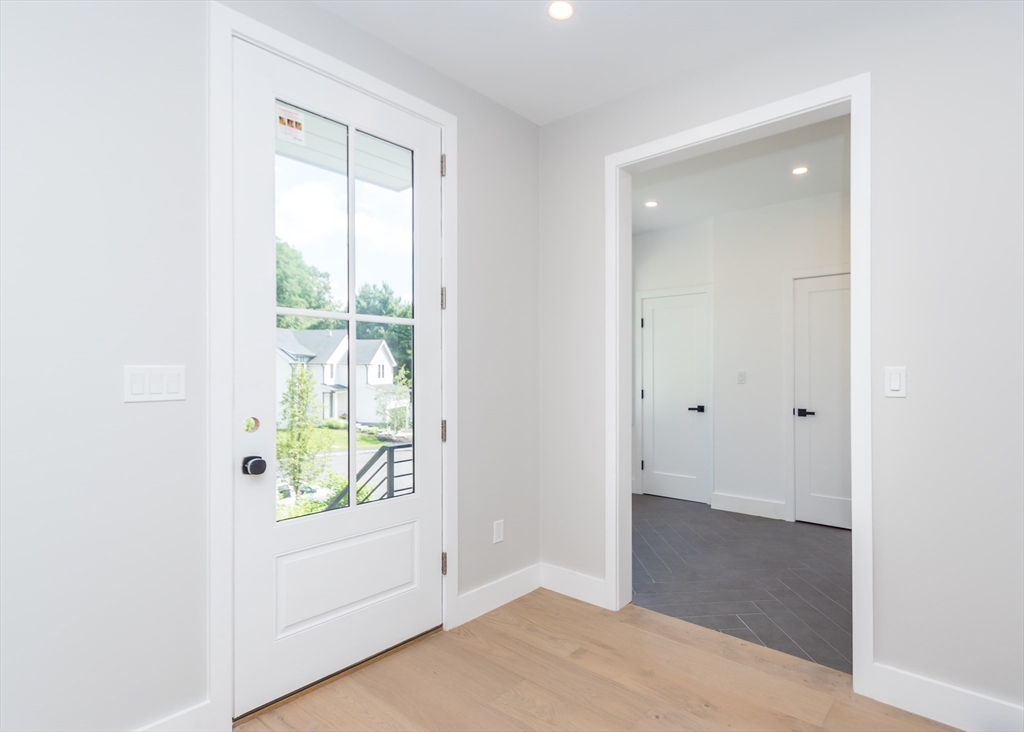 Waltham, Massachusetts, 02453, United States, 4 Bedrooms Bedrooms, ,5 BathroomsBathrooms,Residential,For Sale,1858244