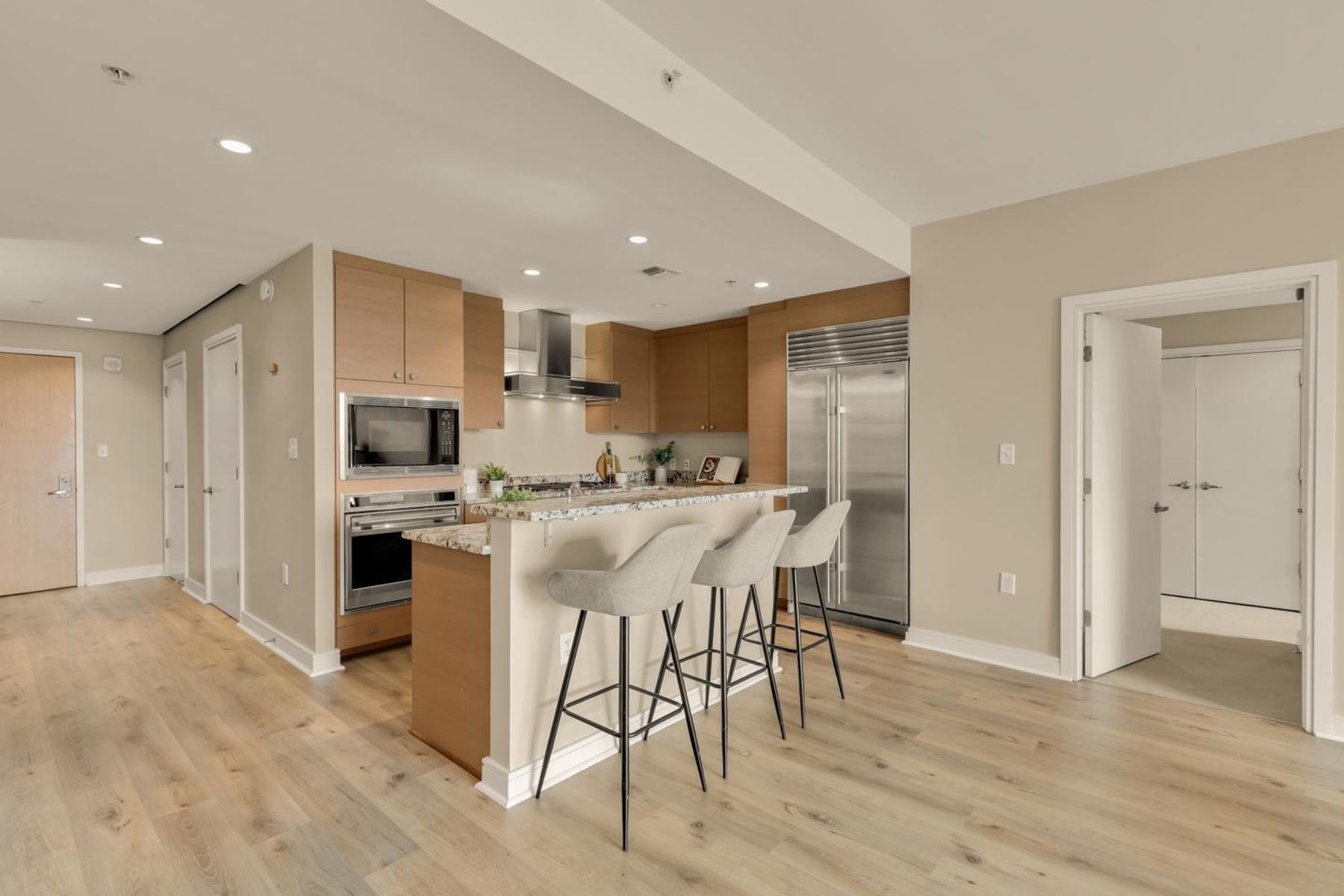  6820 Wisconsin Avenue, Bethesda, MD, 20814 - 物件實景