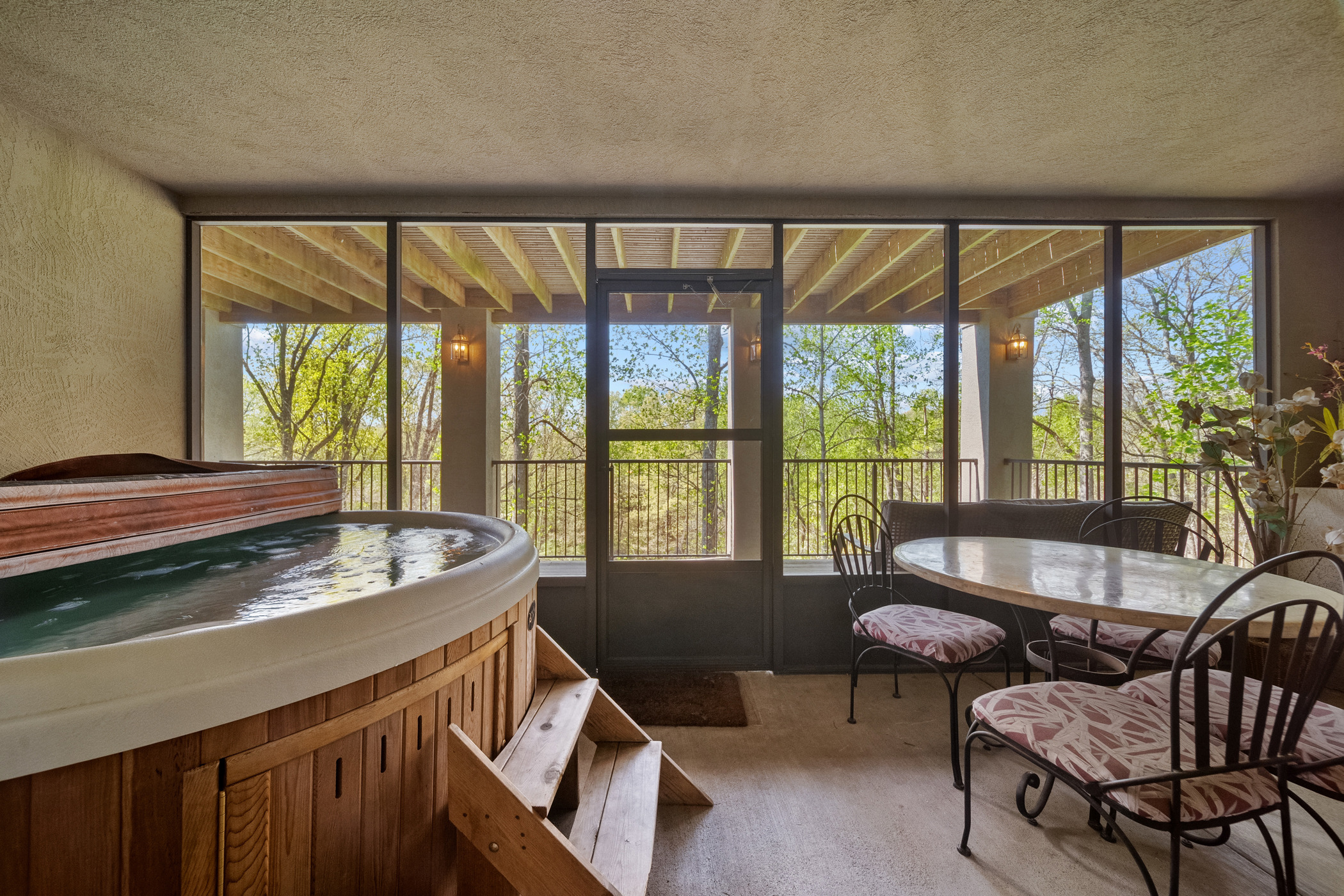 Sevierville, Tennessee, 37862, United States, 3 Bedrooms Bedrooms, ,3 BathroomsBathrooms,Residential,For Sale,1982821