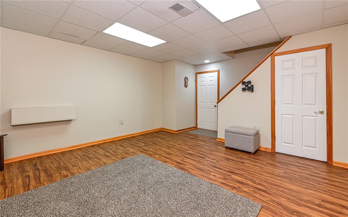 Pine Twp, Pennsylvania, 15090, United States, 4 Bedrooms Bedrooms, ,3 BathroomsBathrooms,Residential,For Sale,1987871