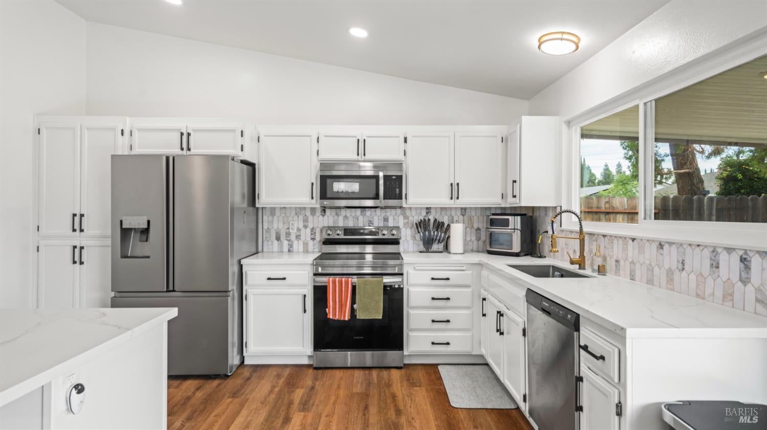 Vacaville, California, 95687, United States, 3 Bedrooms Bedrooms, ,2 BathroomsBathrooms,Residential,For Sale,1959239