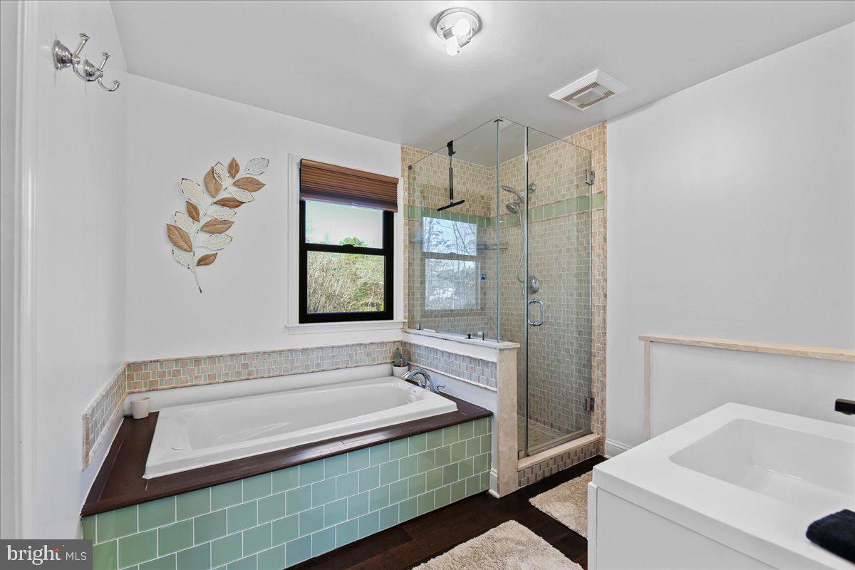 VOORHEES, New Jersey, 08043, United States, 3 Bedrooms Bedrooms, ,3 BathroomsBathrooms,Residential,For Sale,2002864