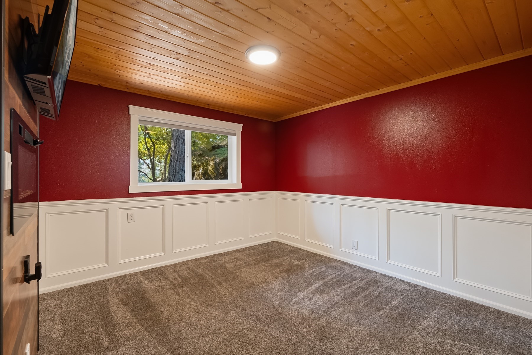  1023 N Crestline Dr - 物件實景