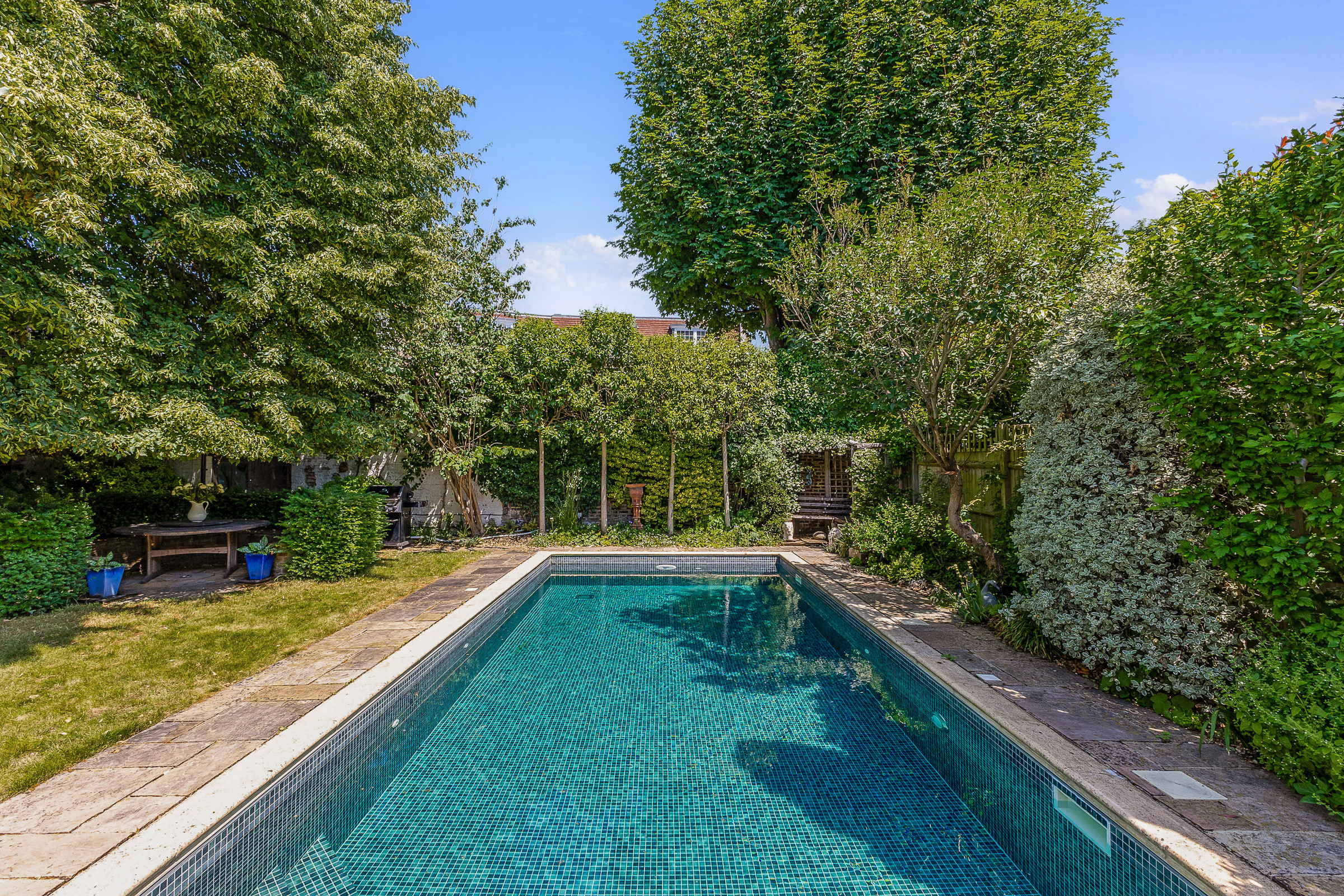  A Detached Victorian Family House with a Swimming Pool in Wimbledon Village - 物件實景