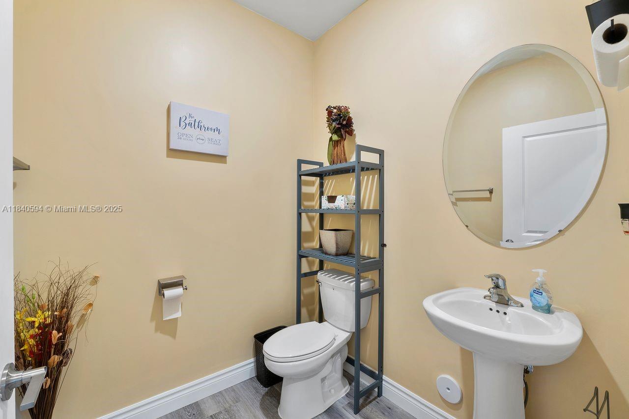 Homestead, Florida, 33032, United States, 5 Bedrooms Bedrooms, ,4 BathroomsBathrooms,Residential,For Sale,1896086