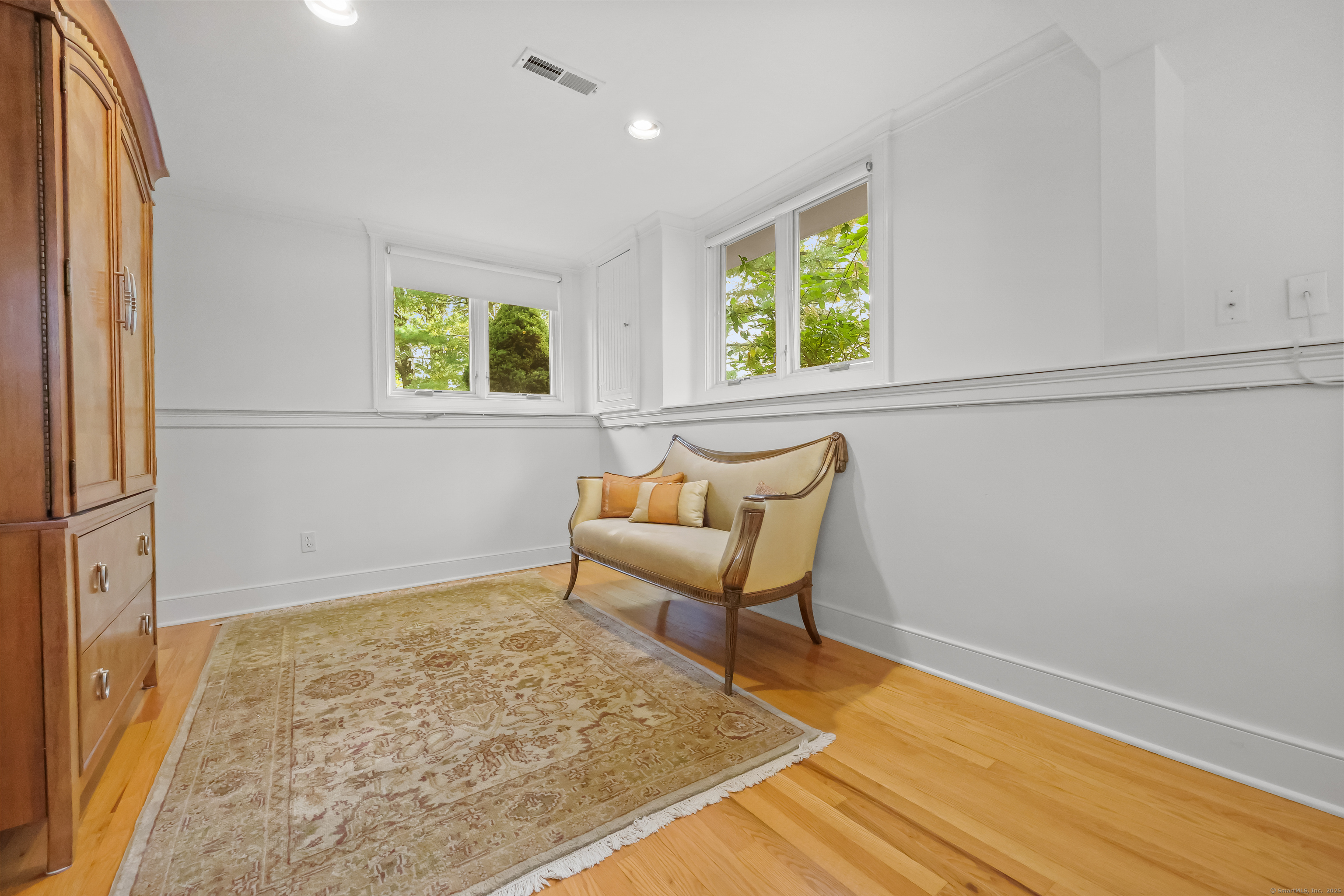 Fairfield, Connecticut, 06880, United States, 3 Bedrooms Bedrooms, ,3 BathroomsBathrooms,Residential,For Sale,1992139