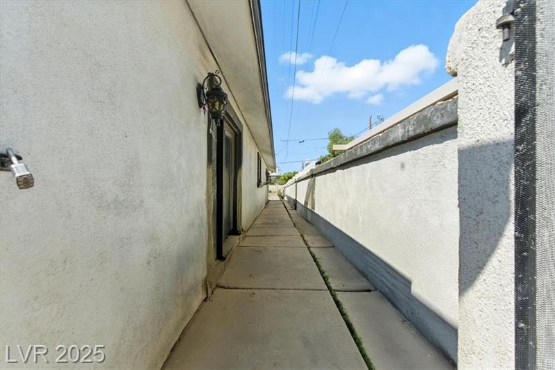 Las Vegas, Nevada, 89106, United States, 4 Bedrooms Bedrooms, ,3 BathroomsBathrooms,Residential,For Sale,1942763