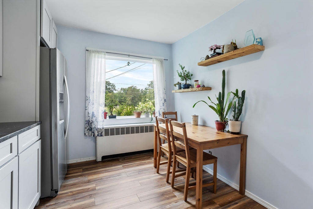 Groton, Massachusetts, 01450, United States, 3 Bedrooms Bedrooms, ,2 BathroomsBathrooms,Residential,For Sale,1983449