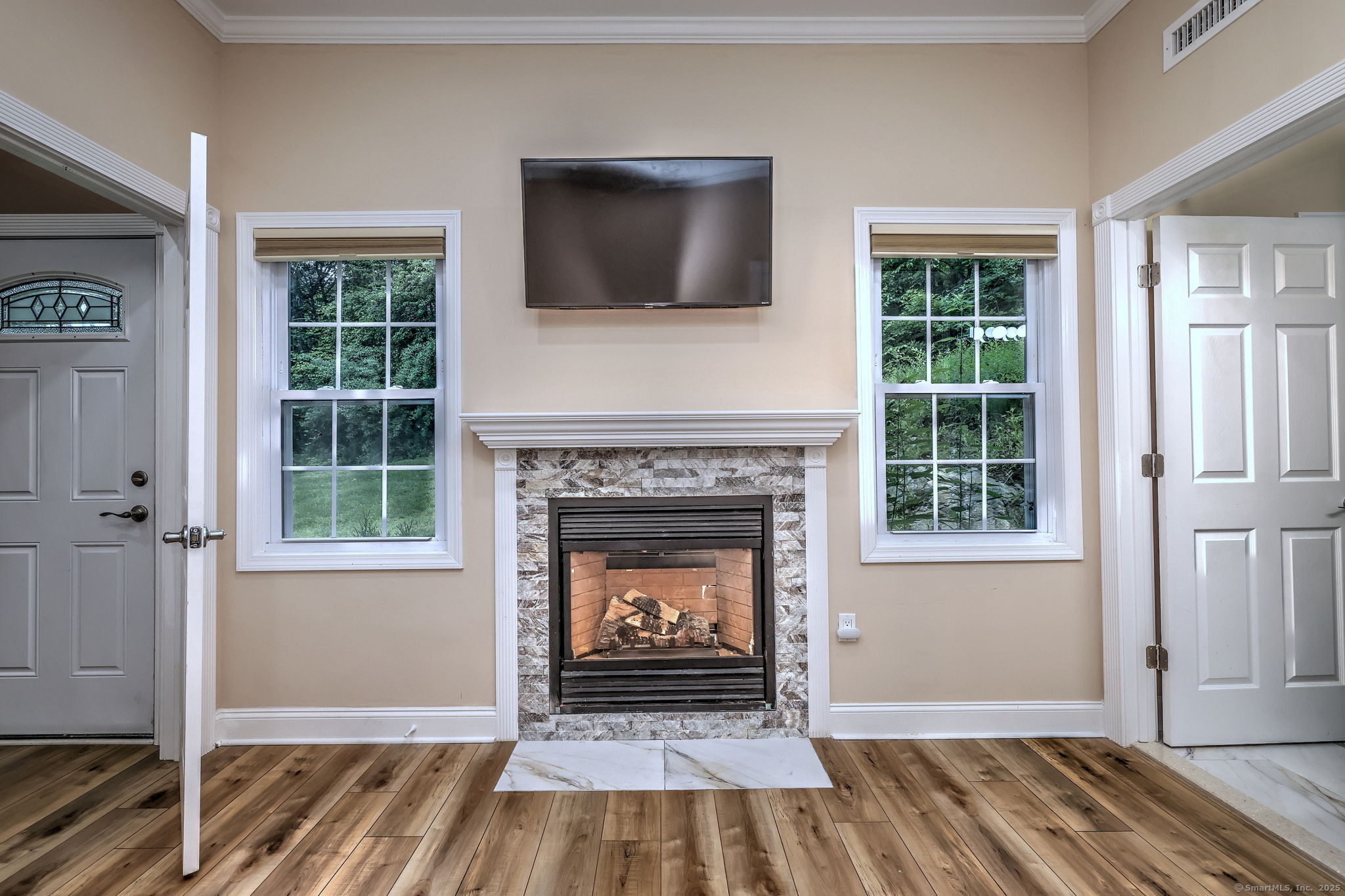 Newtown, Connecticut, 06470, United States, 5 Bedrooms Bedrooms, ,5 BathroomsBathrooms,Residential,For Sale,1907241