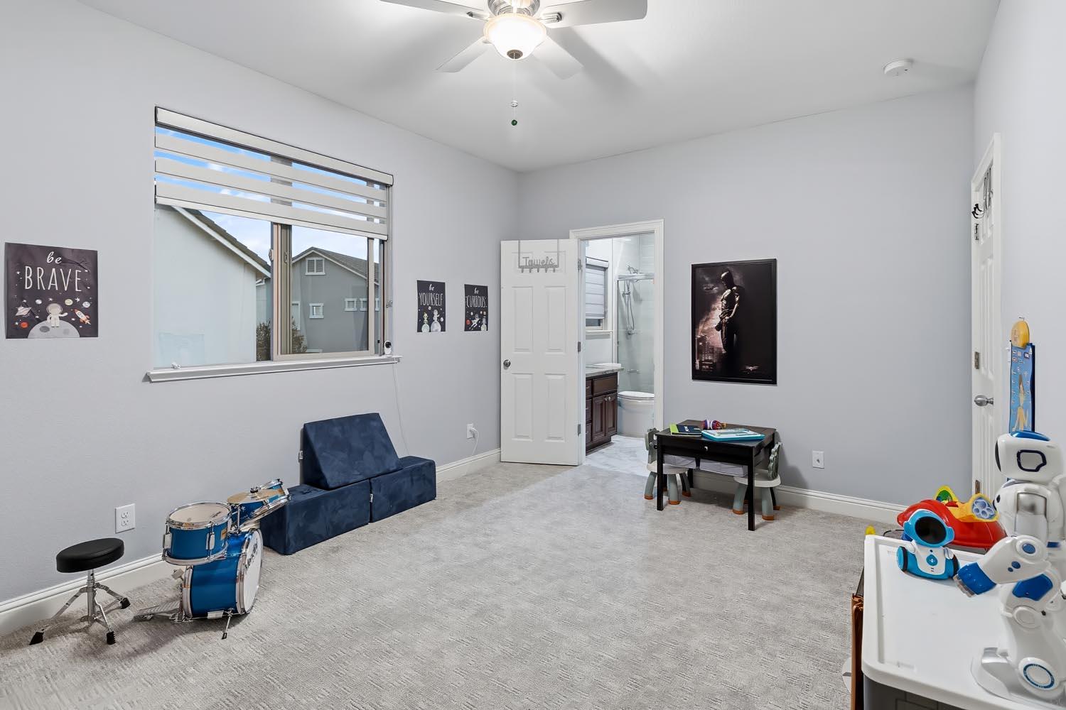 Elk Grove, California, 95757, United States, 5 Bedrooms Bedrooms, ,5 BathroomsBathrooms,Residential,For Sale,2001811