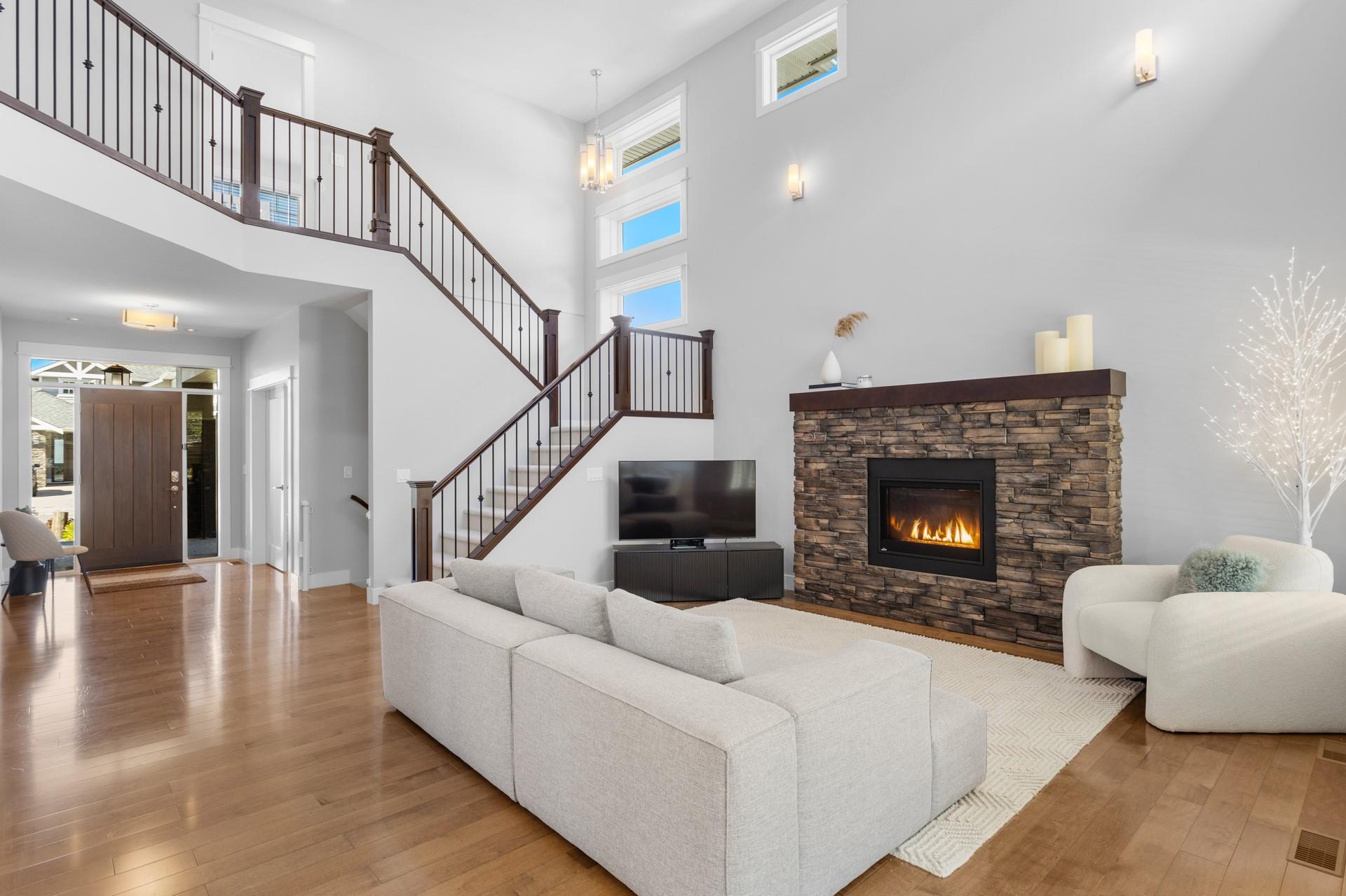 KELOWNA, British Columbia, V1W 5K2, CA, 5 Bedrooms Bedrooms, ,3 BathroomsBathrooms,Residential,For Sale,1960924