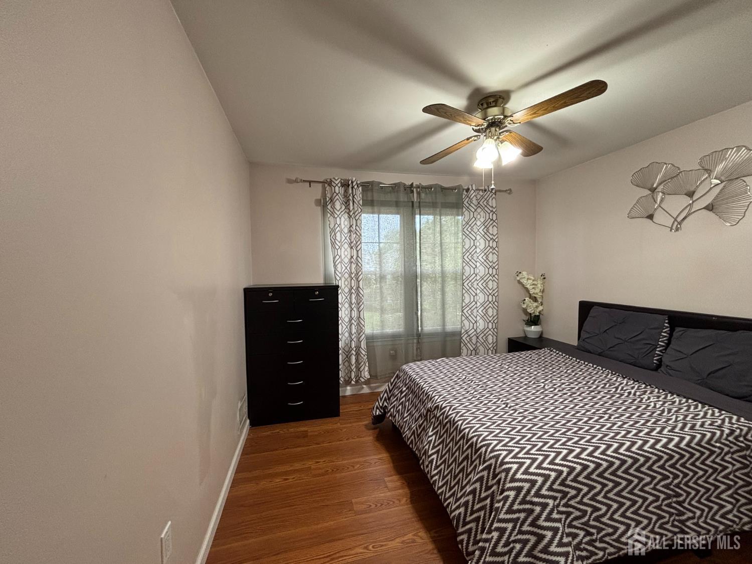 North Brunswick, New Jersey, 08902, United States, 3 Bedrooms Bedrooms, ,3 BathroomsBathrooms,Residential,For Sale,2048487