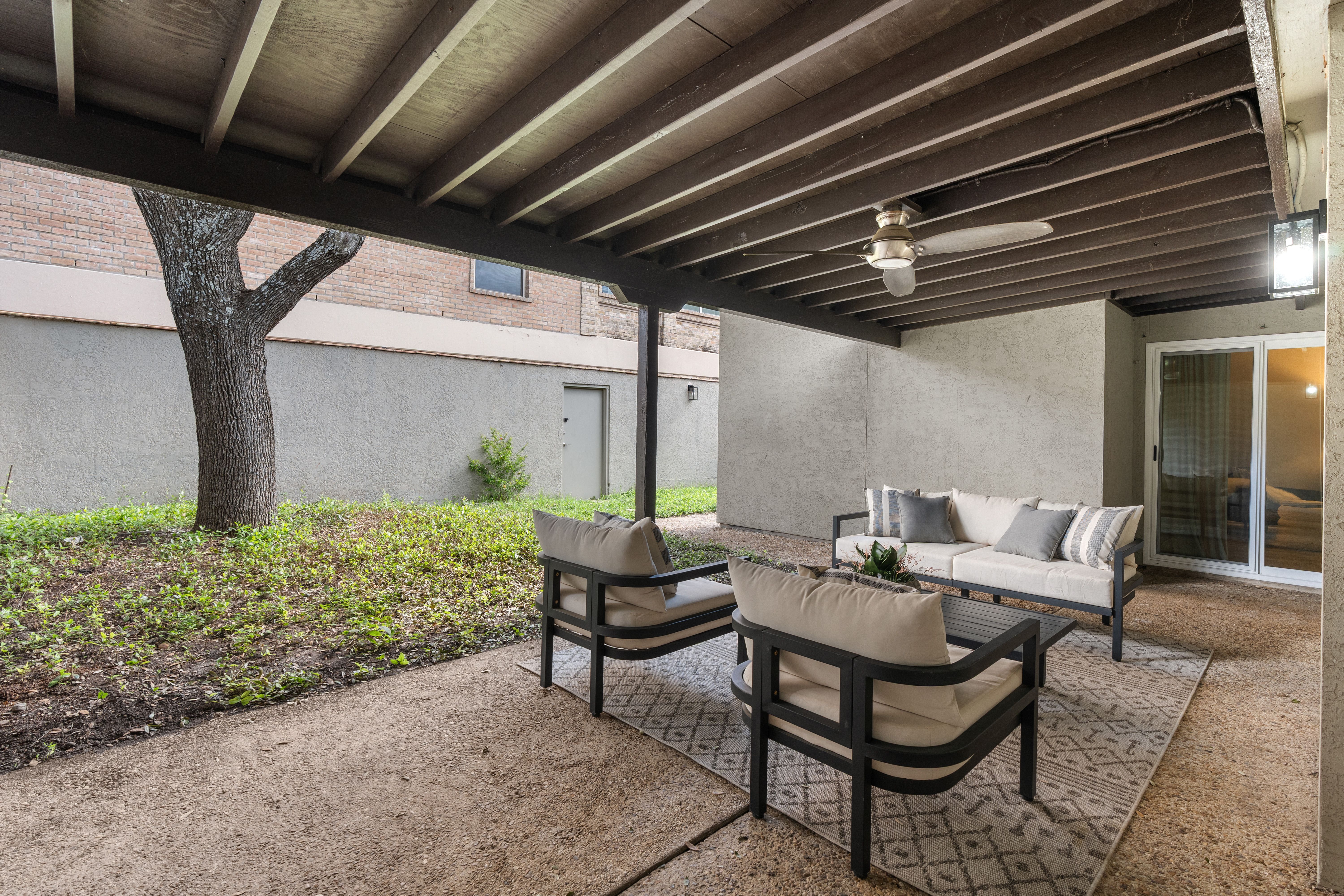  Refined Townhome in Alamo Heights - 物件實景