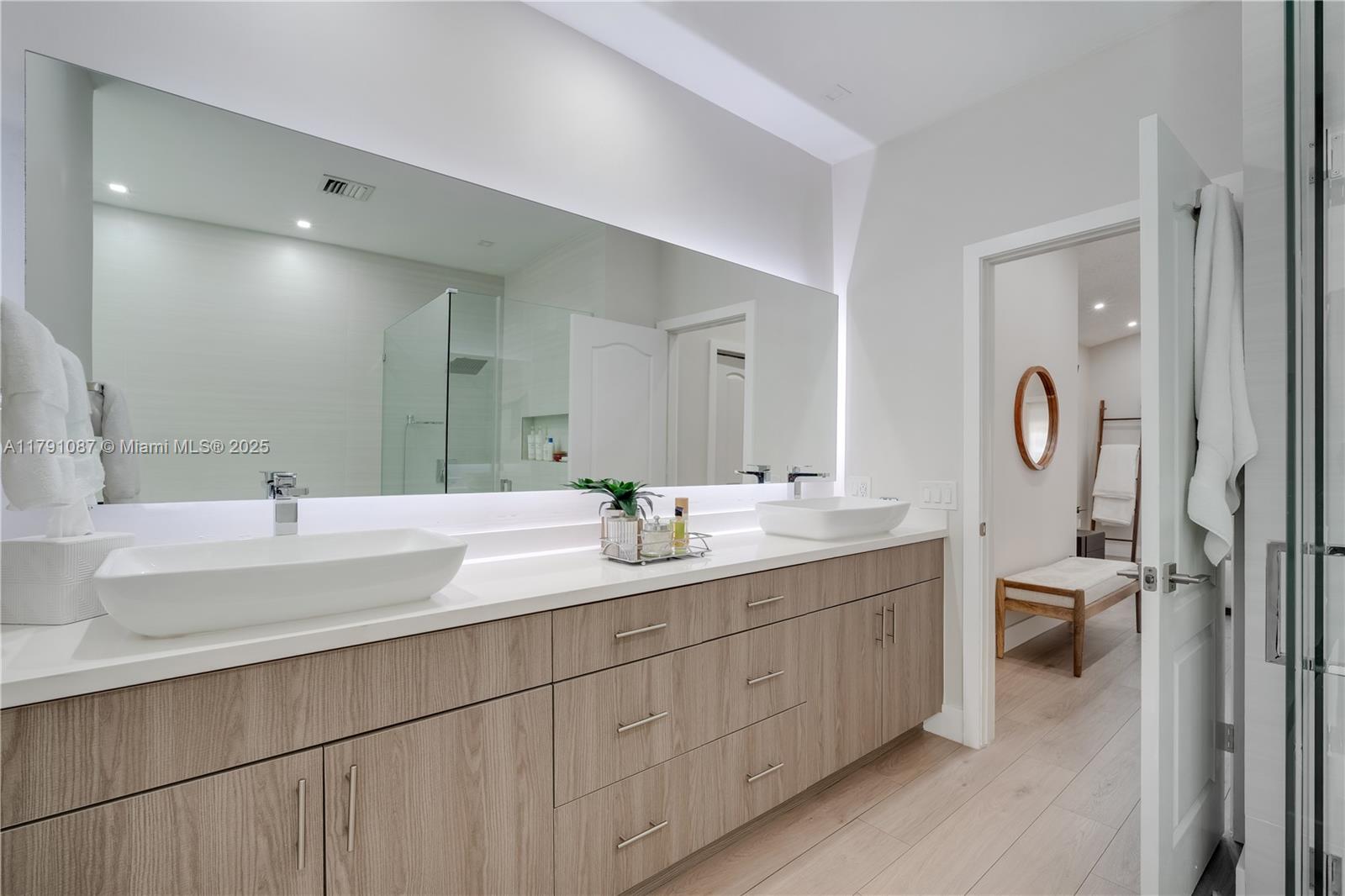 Doral, Florida, 33178, United States, 3 Bedrooms Bedrooms, ,2 BathroomsBathrooms,Residential,For Sale,1795059