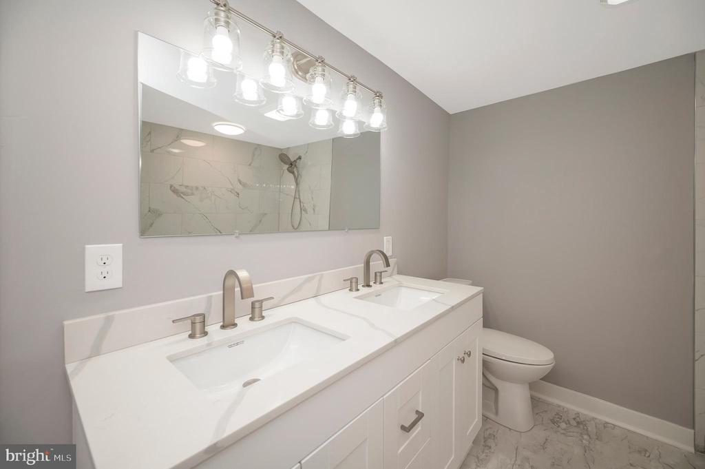 Fredericksburg, Virginia, 22401, United States, 4 Bedrooms Bedrooms, ,3 BathroomsBathrooms,Residential,For Sale,1916037