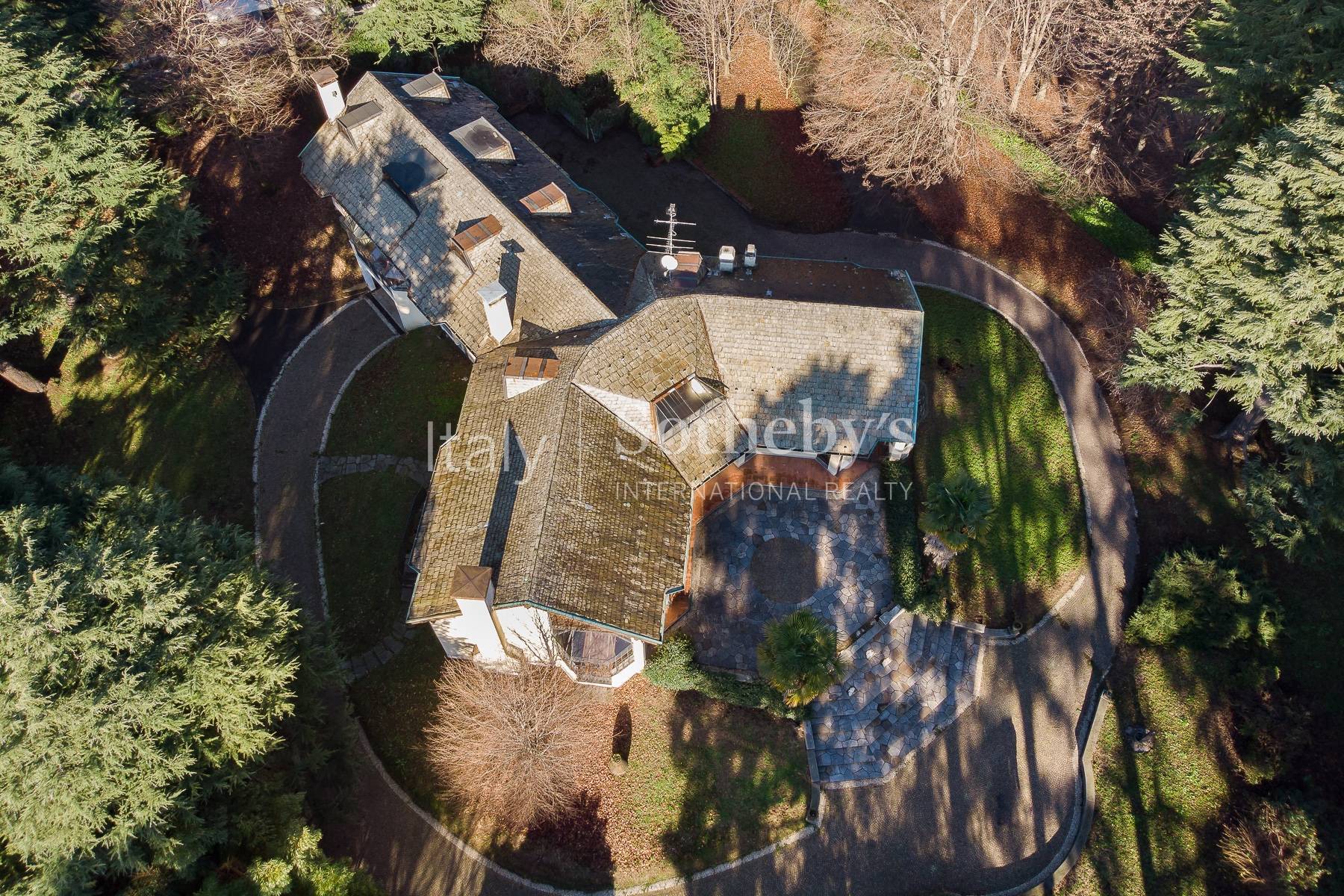  Villa with park and swimming pool in Carimate - 物件實景