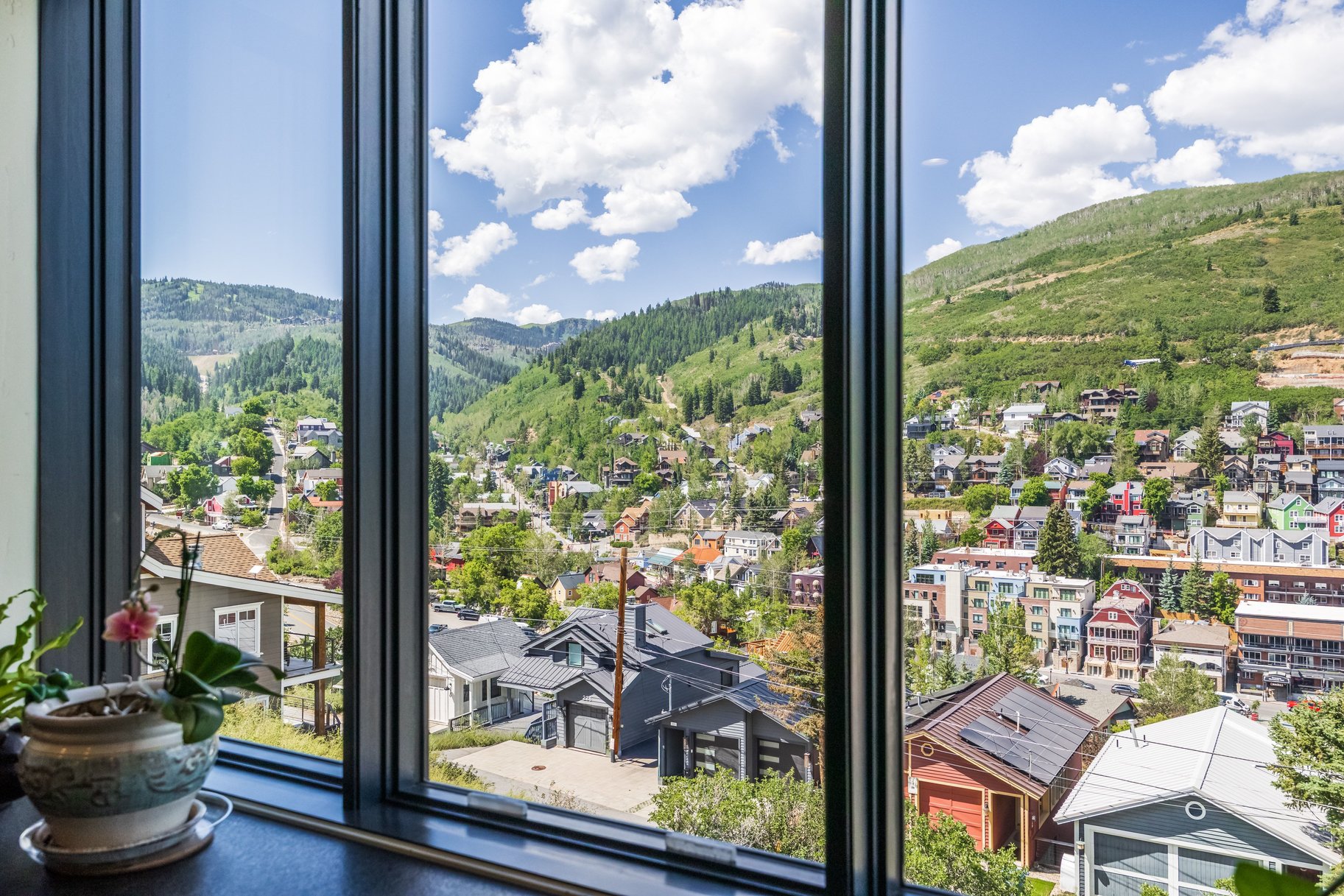  Mountain Modern Masterpiece with Sweeping Old Town and Ski Area Views - 物件實景