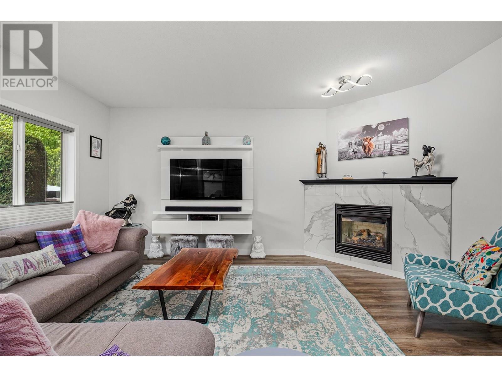 KELOWNA, British Columbia, V1V 2W3, CA, 4 Bedrooms Bedrooms, ,3 BathroomsBathrooms,Residential,For Sale,1882700