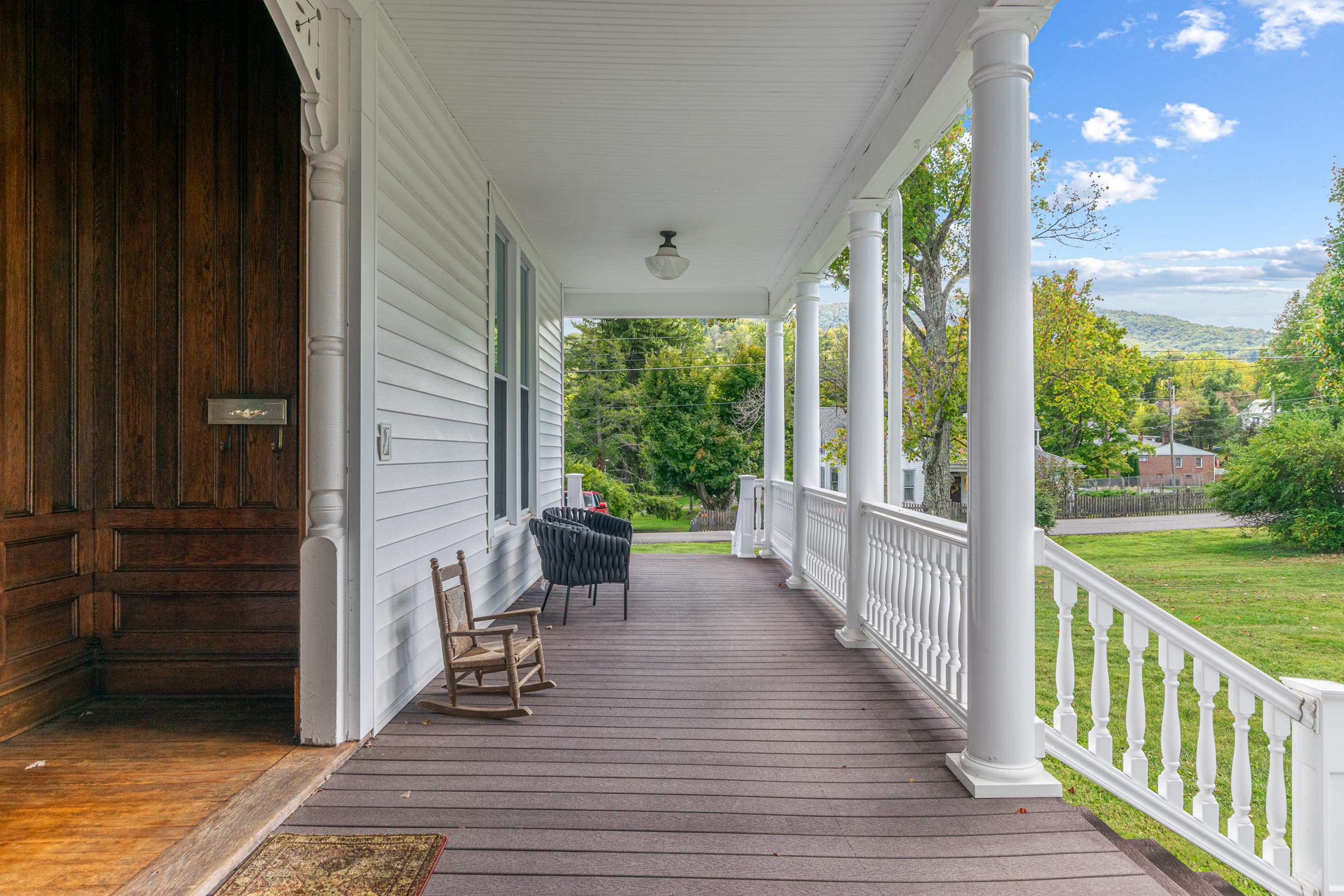 Tazewell, Virginia, 24651, United States, 6 Bedrooms Bedrooms, ,4 BathroomsBathrooms,Residential,For Sale,1905937