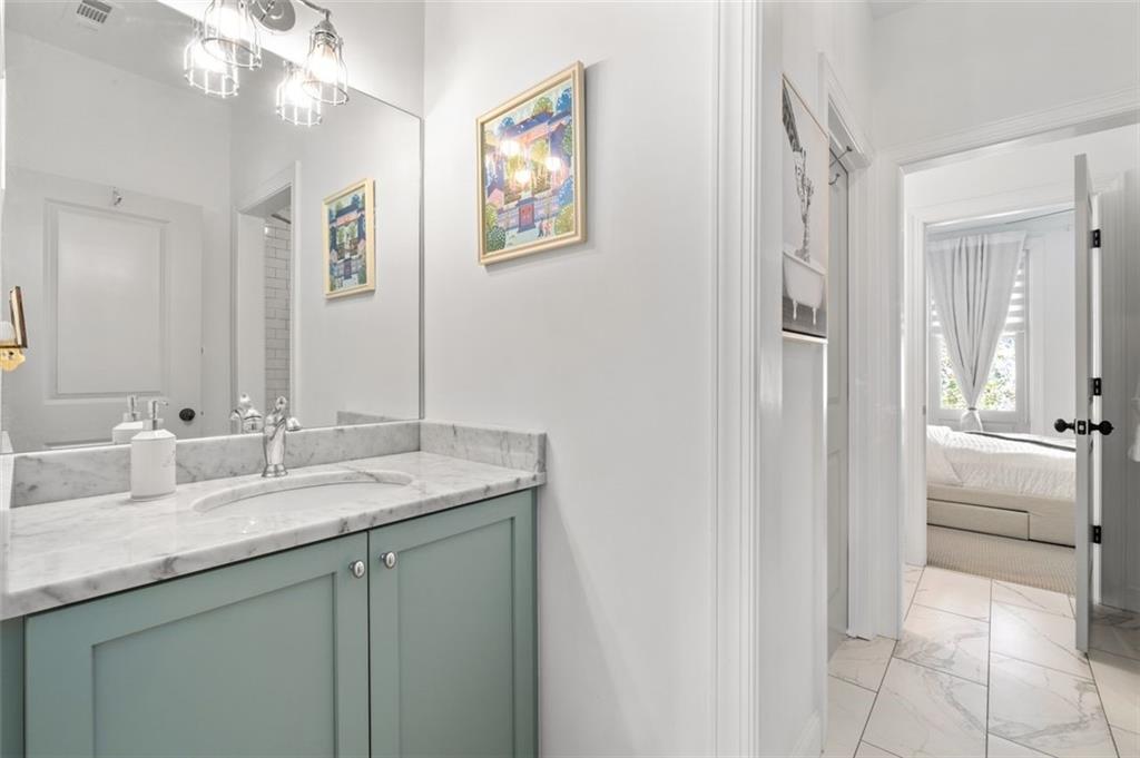 Atlanta, Georgia, 30324, United States, 3 Bedrooms Bedrooms, ,3 BathroomsBathrooms,Residential,For Sale,1948328