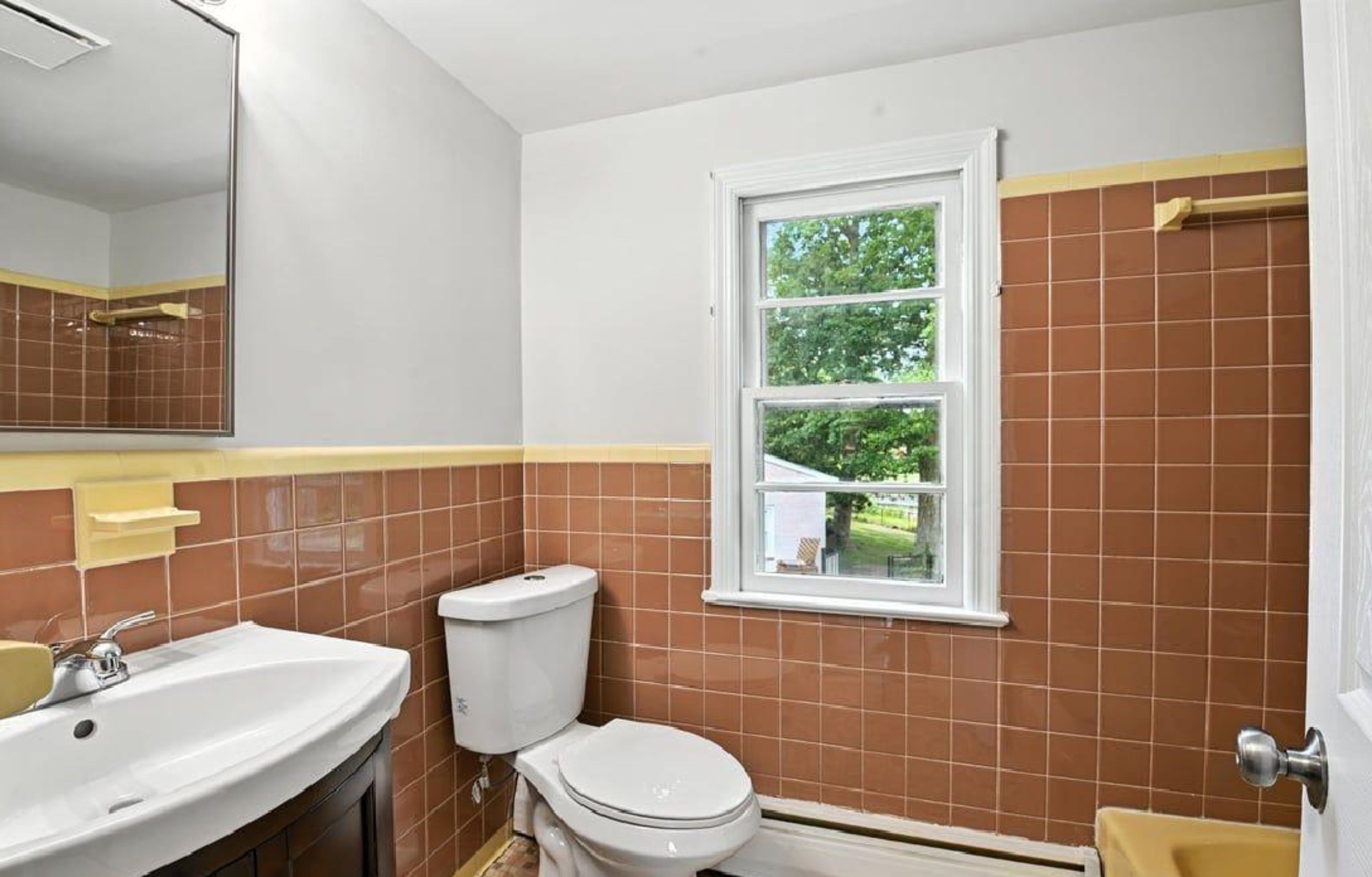 Norfolk, Virginia, 23502, United States, 5 Bedrooms Bedrooms, ,3 BathroomsBathrooms,Residential,For Sale,1984134