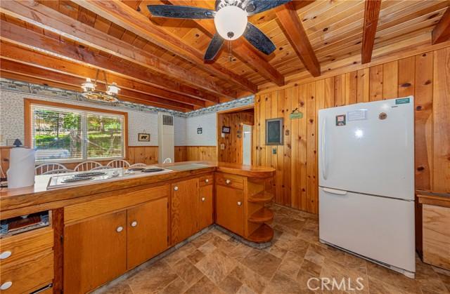 Yosemite, California, 95389, United States, 5 Bedrooms Bedrooms, ,4 BathroomsBathrooms,Residential,For Sale,1981132