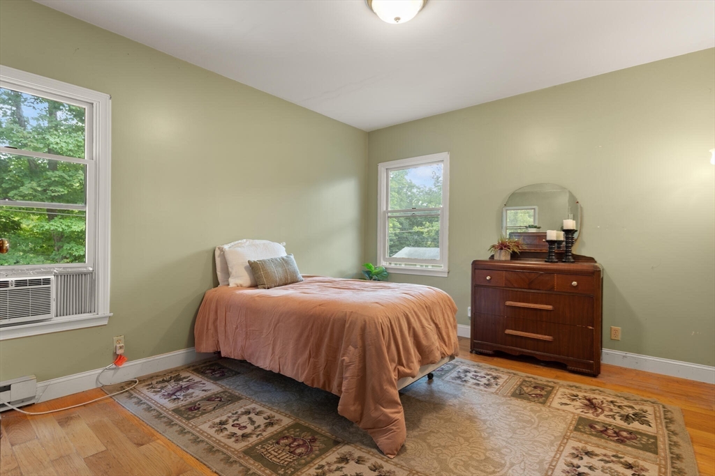 North Attleboro, Massachusetts, 02760, United States, 5 Bedrooms Bedrooms, ,2 BathroomsBathrooms,Residential,For Sale,1939439