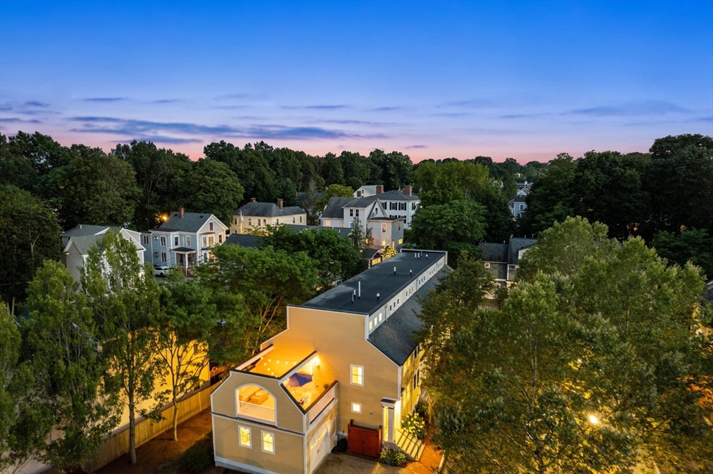 Newburyport, Massachusetts, 01950, United States, 3 Bedrooms Bedrooms, ,3 BathroomsBathrooms,Residential,For Sale,1918140