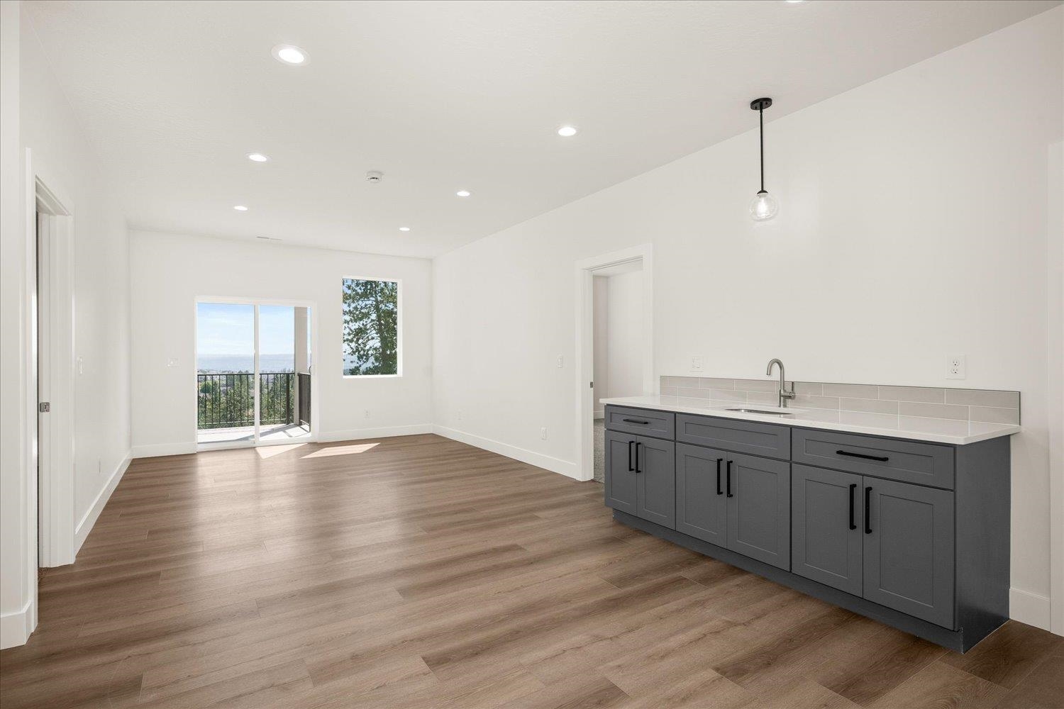 Spokane, Washington, 99208, United States, 4 Bedrooms Bedrooms, ,3 BathroomsBathrooms,Residential,For Sale,1940467