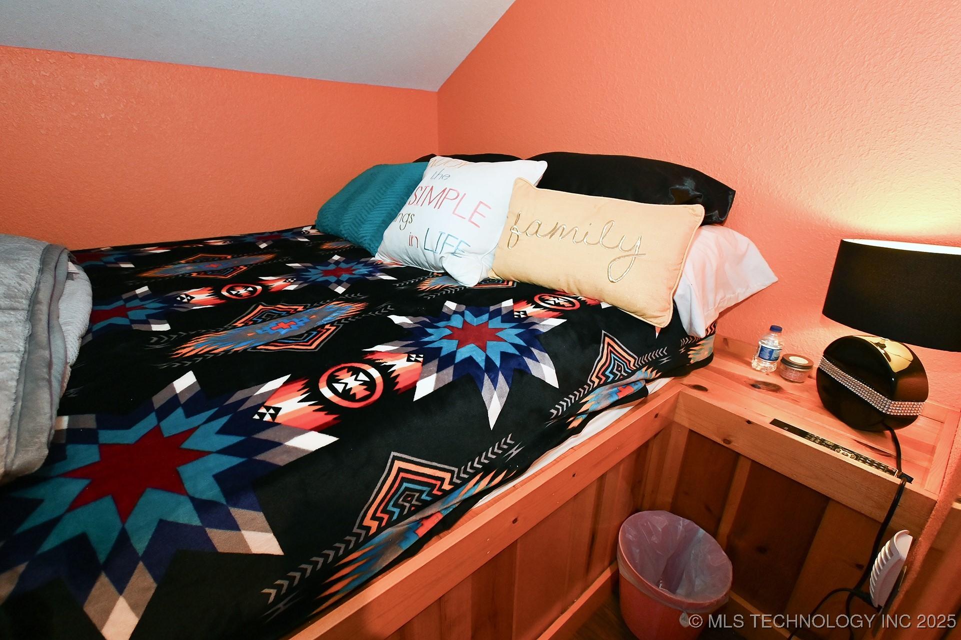 Sallisaw, Oklahoma, 74955, United States, 3 Bedrooms Bedrooms, ,3 BathroomsBathrooms,Residential,For Sale,2009698