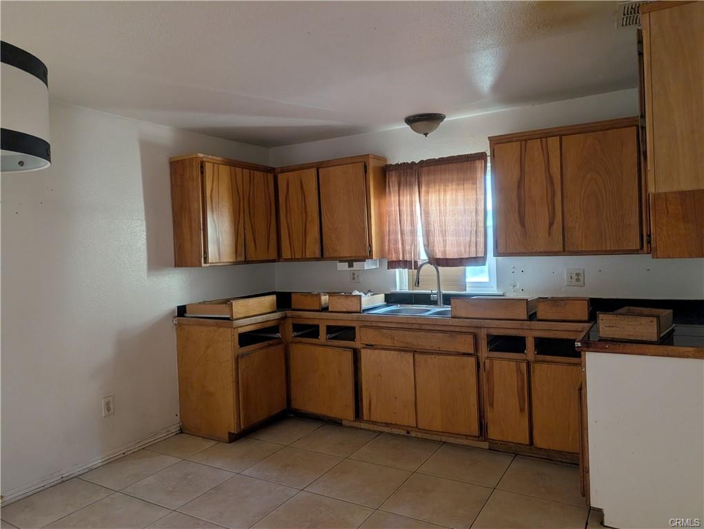 Rialto, California, 92376, United States, 4 Bedrooms Bedrooms, ,2 BathroomsBathrooms,Residential,For Sale,1990438