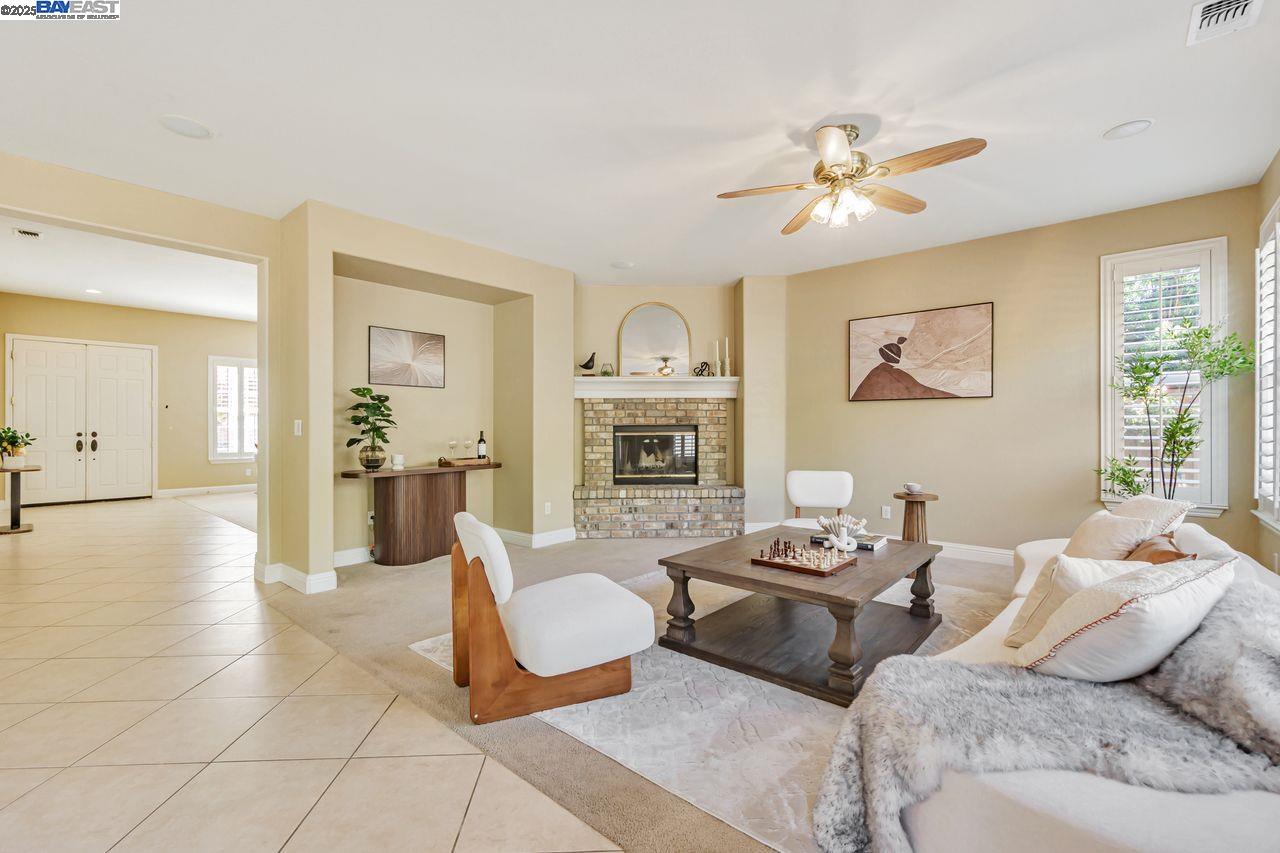 Concord, California, 94521, United States, 5 Bedrooms Bedrooms, ,3 BathroomsBathrooms,Residential,For Sale,1989306