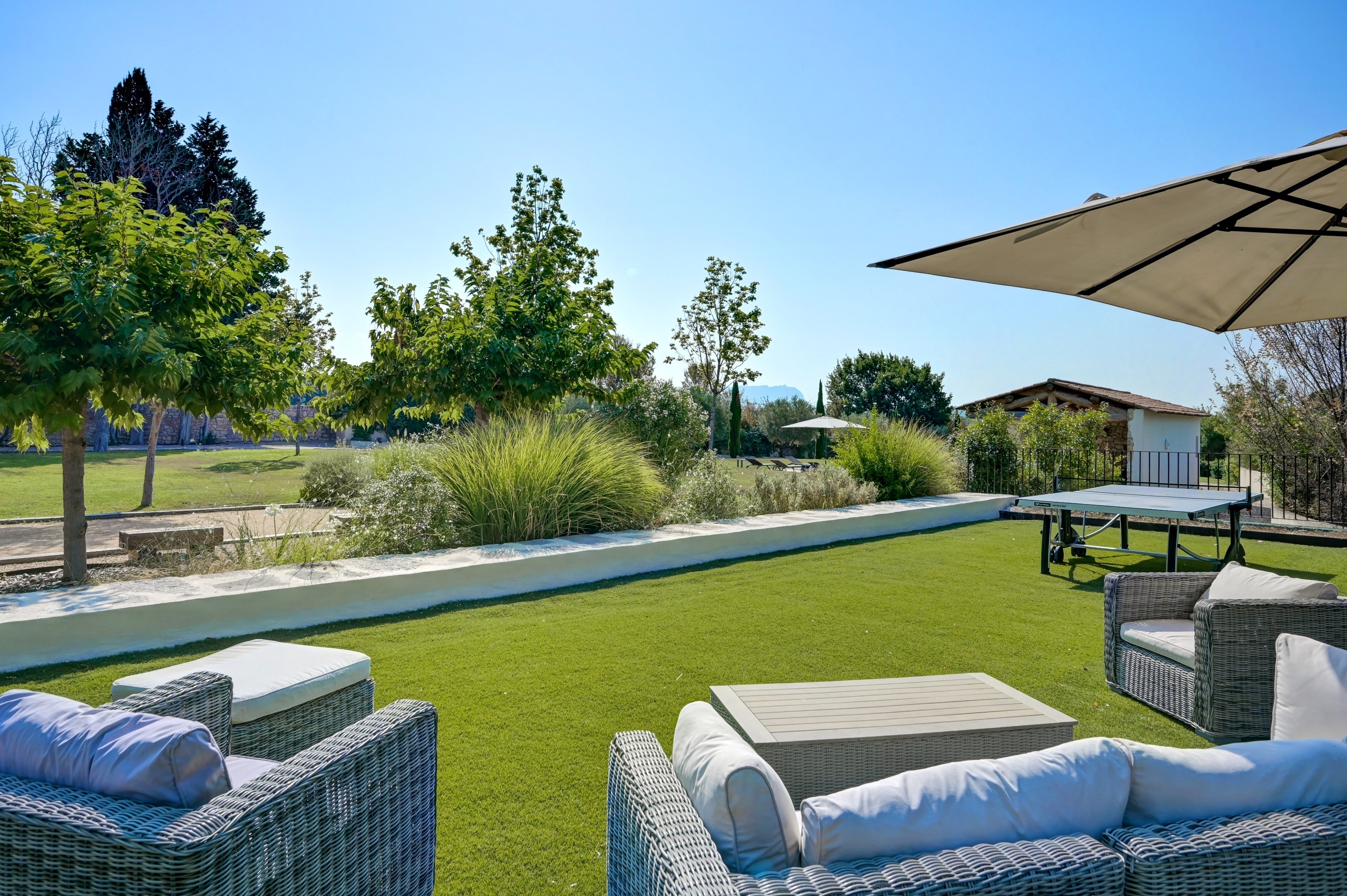  Stunning Historic Bastide Surrounded by Vineyards, Less than 15 Minutes from Ce… - 物件實景