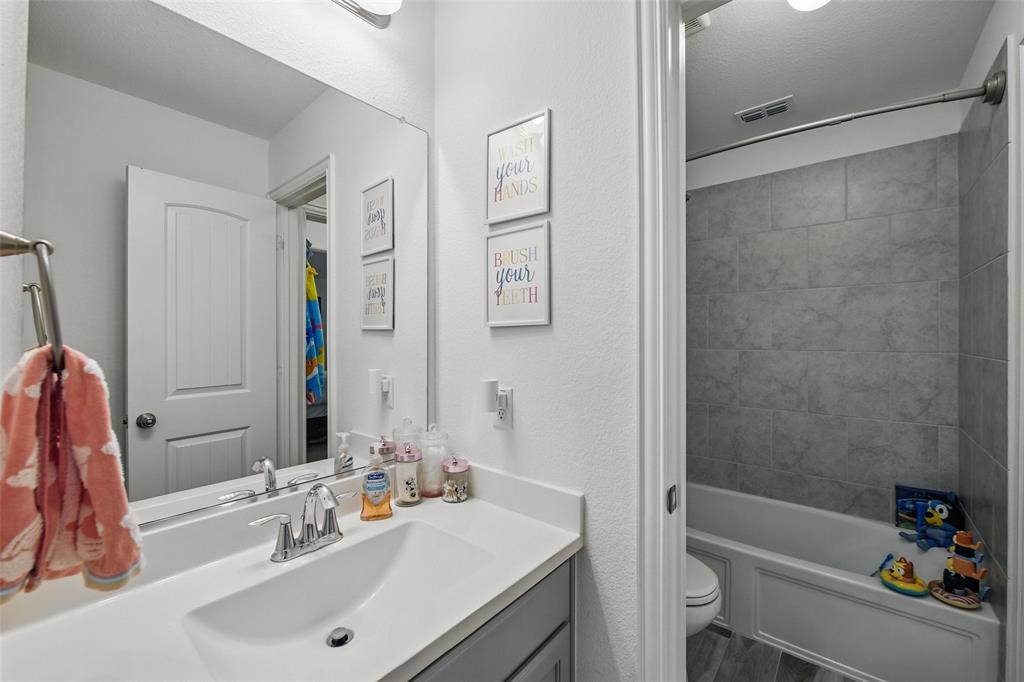 Haslet, Texas, 76177, United States, 5 Bedrooms Bedrooms, ,4 BathroomsBathrooms,Residential,For Sale,1840704
