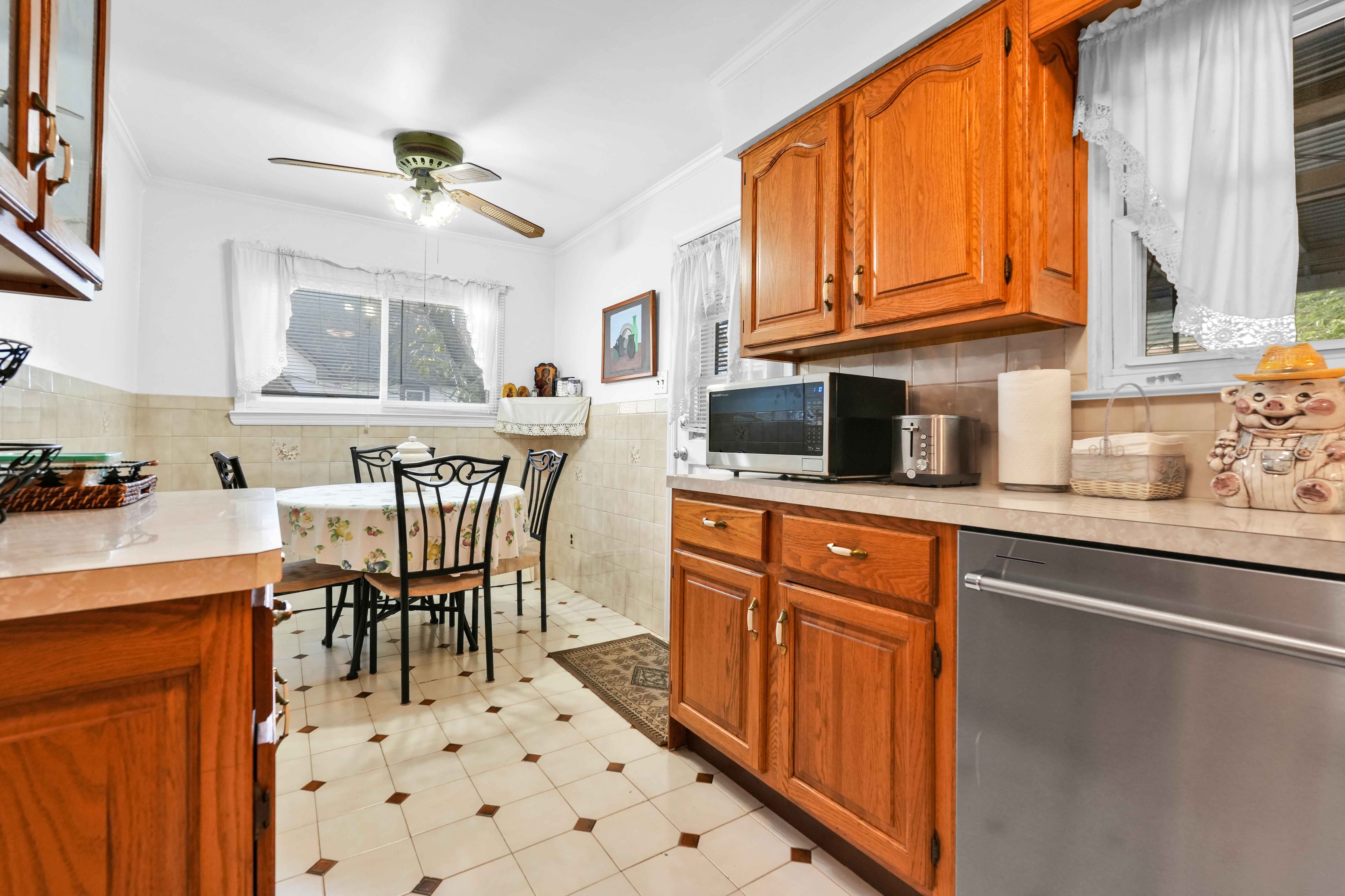  115-33 10th Avenue, College Point, NY, 11356 - 物件實景