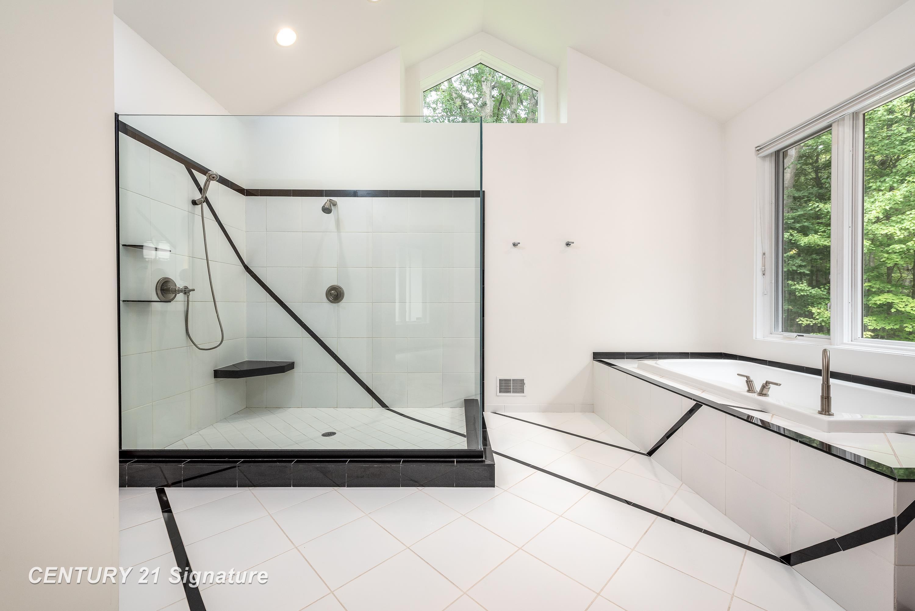 Midland, Michigan, 48642, United States, 4 Bedrooms Bedrooms, ,5 BathroomsBathrooms,Residential,For Sale,2019311