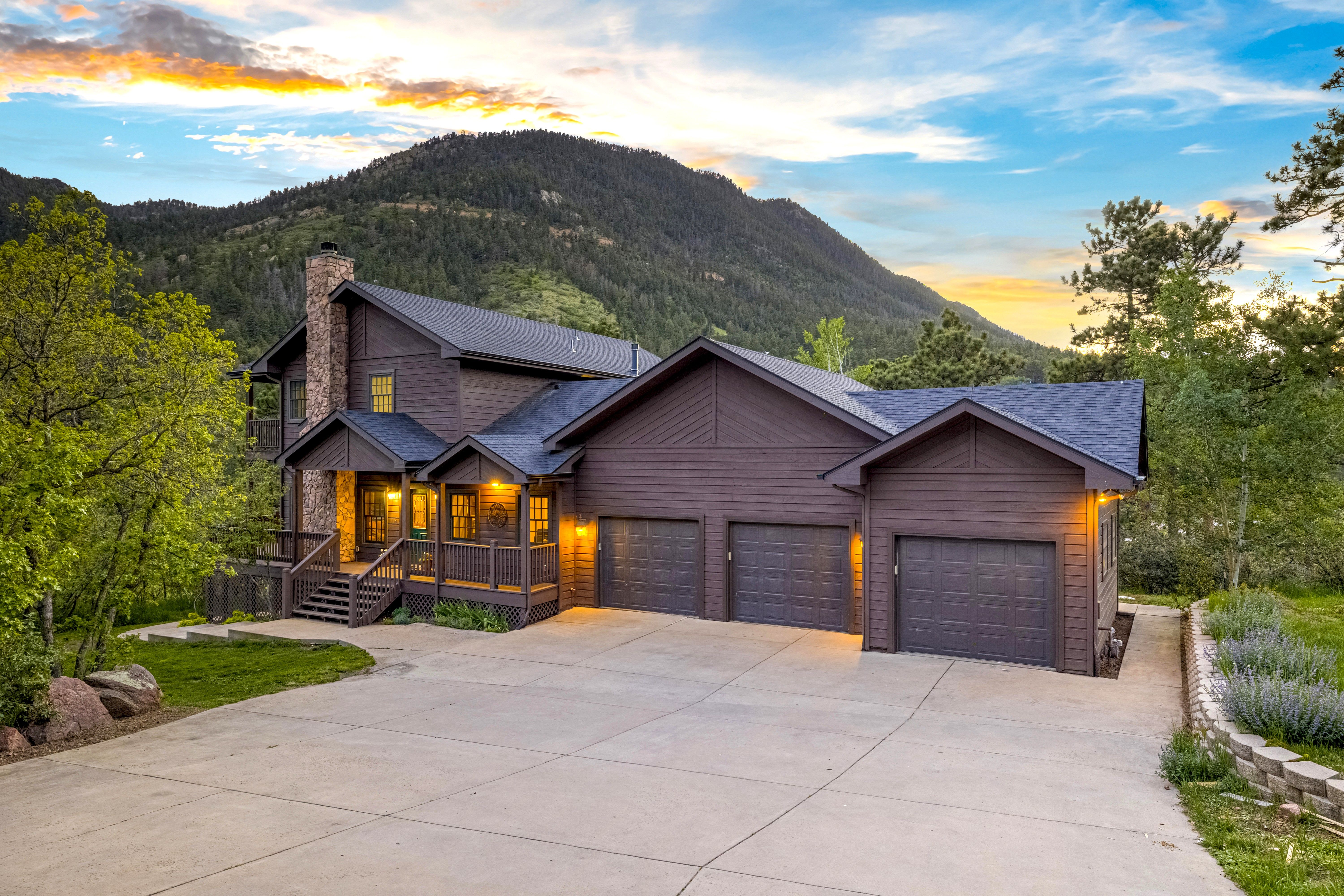  Custom Mountain Home Perfectly Positioned on the Sunny Side of Cascade - 物件實景
