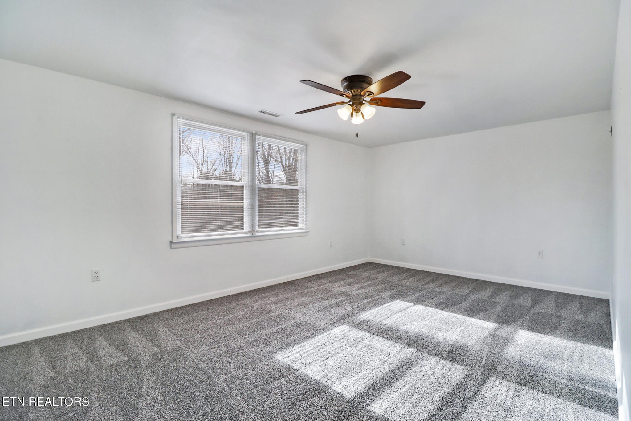 Crossville, Tennessee, 38555, United States, 4 Bedrooms Bedrooms, ,3 BathroomsBathrooms,Residential,For Sale,2005709