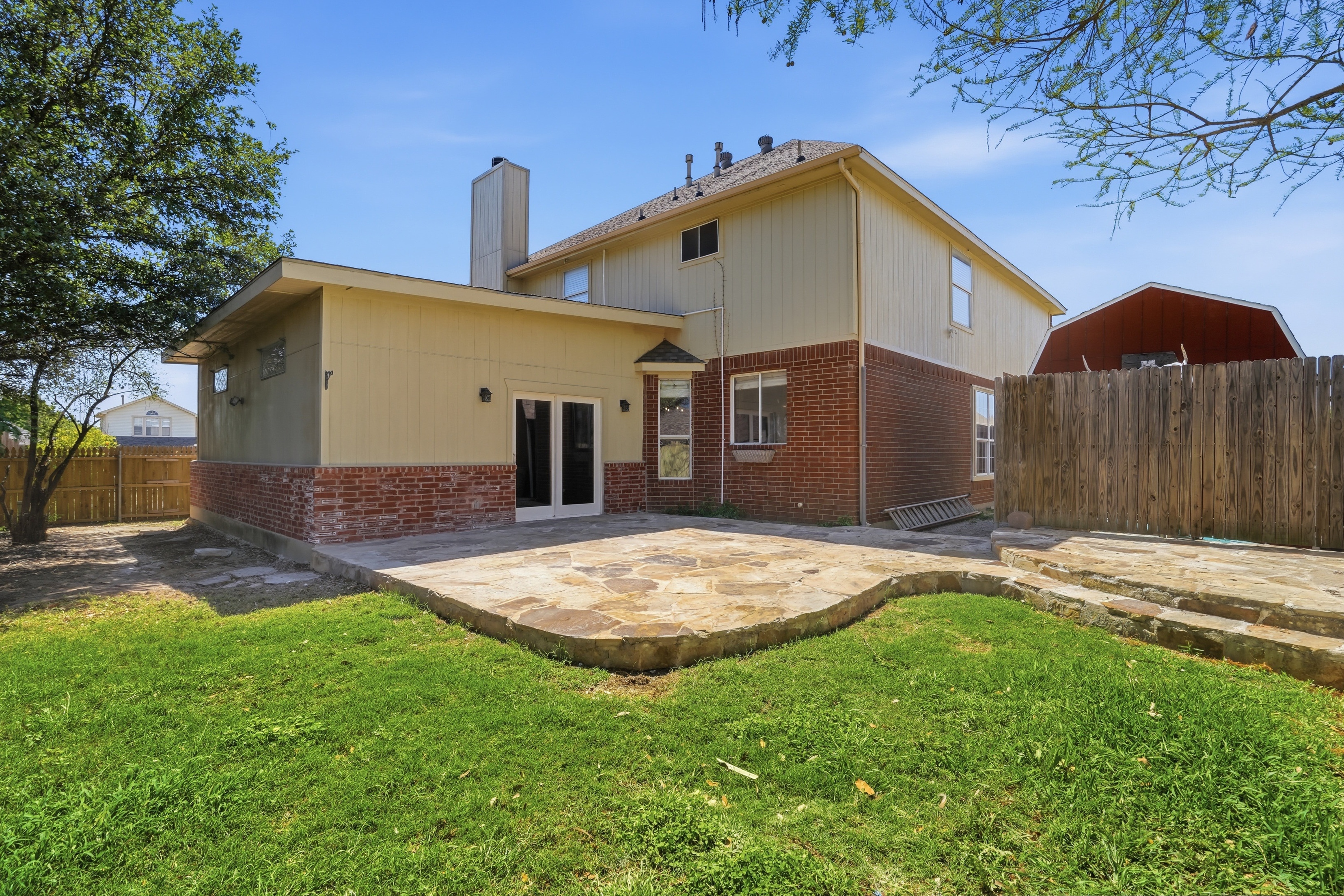  Stylish Keller Living with Bonus Room & Custom Touches - 物件實景